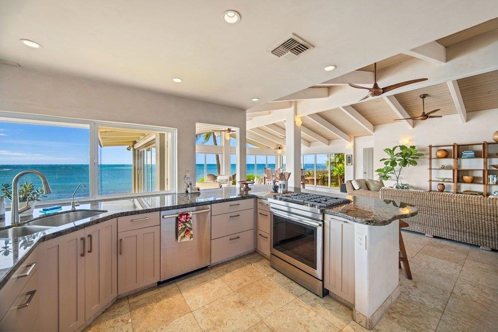 465 & 467  Hana Hwy Kuau, Spreckelsville/Paia/Kuau home - photo 15 of 50