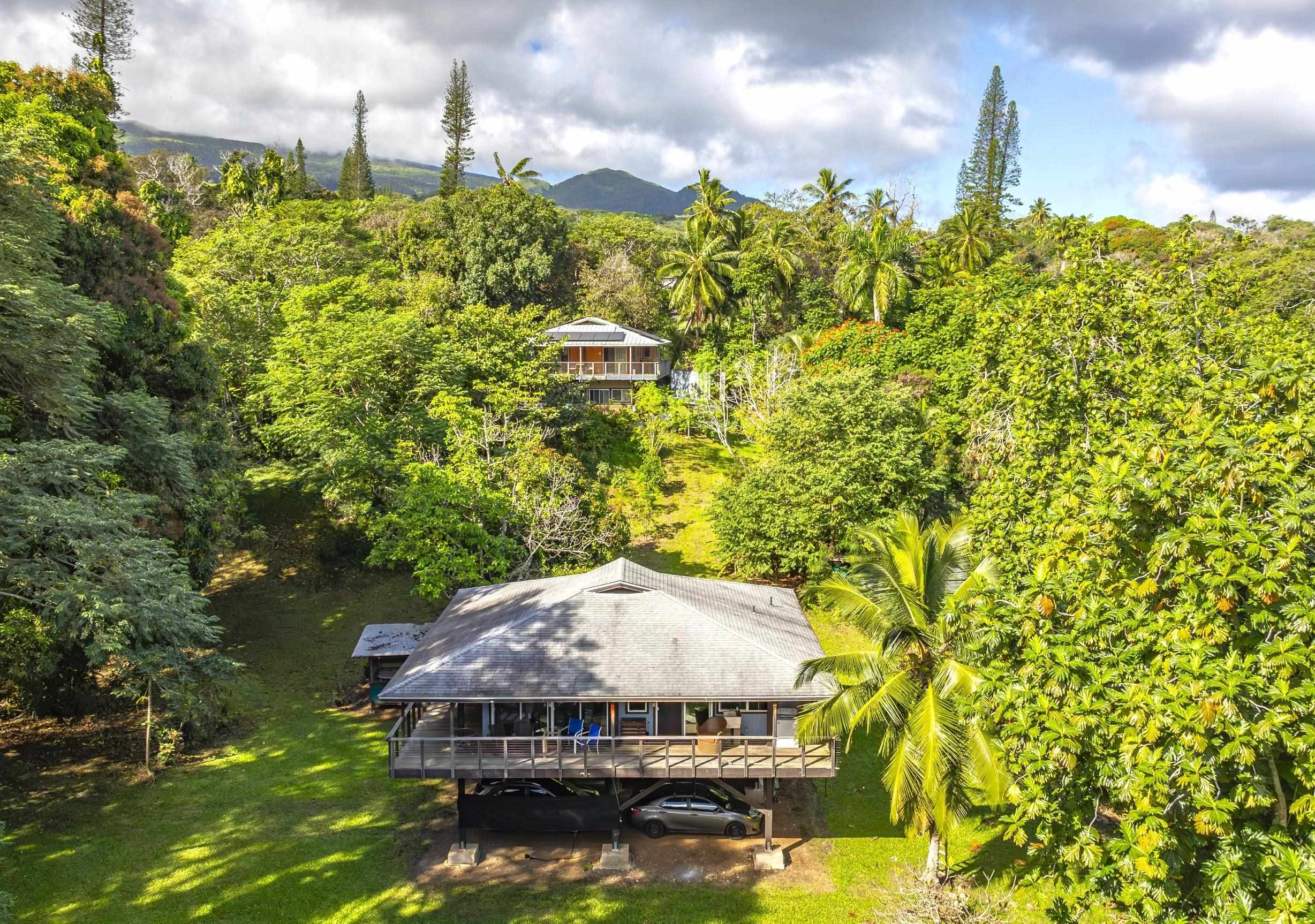 4685  Uakea Rd ,  home - photo 1 of 50
