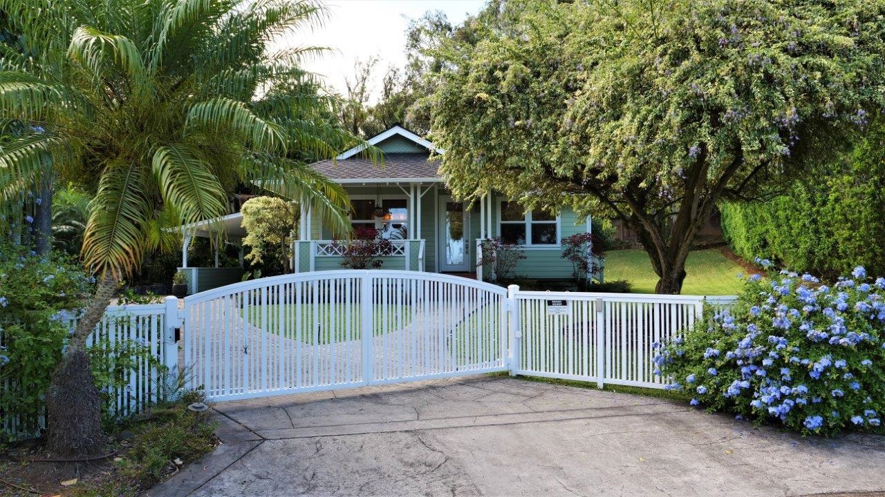 47  Hale Lio Pl , Haiku home - photo 2 of 25