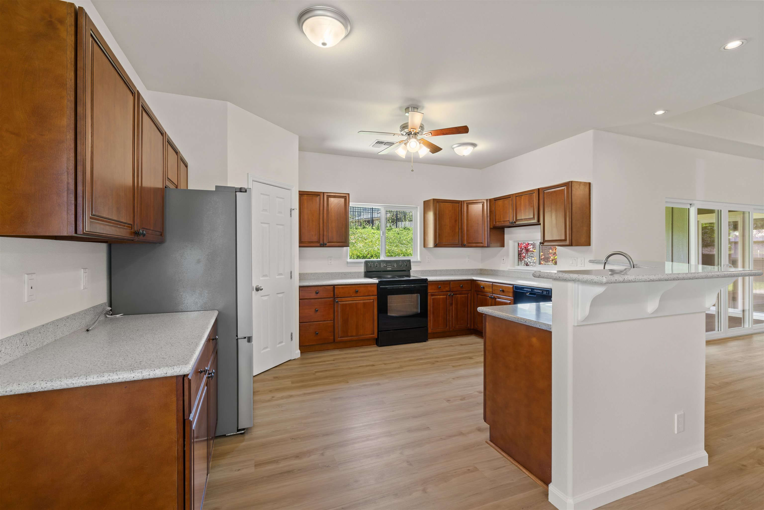 47  Moolu St , Wailuku home - photo 11 of 41