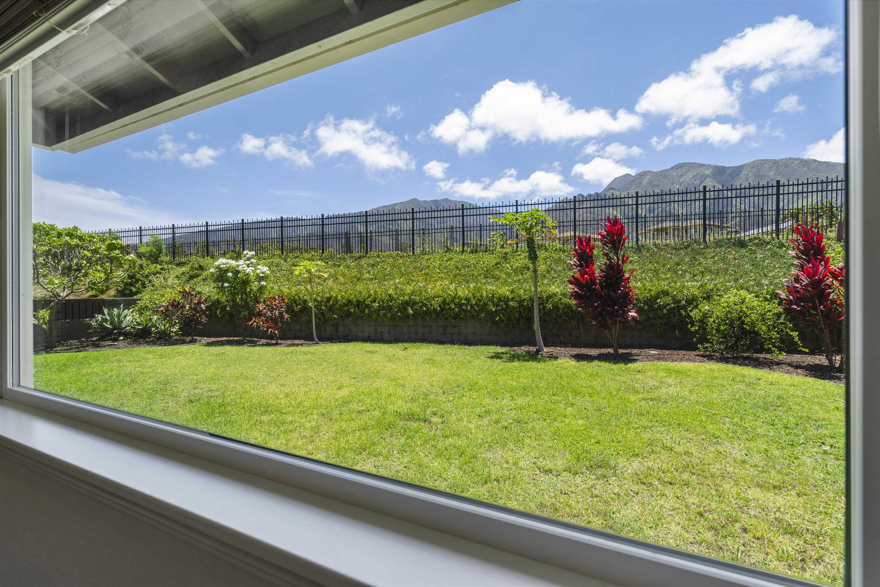 47  Moolu St , Wailuku home - photo 18 of 41