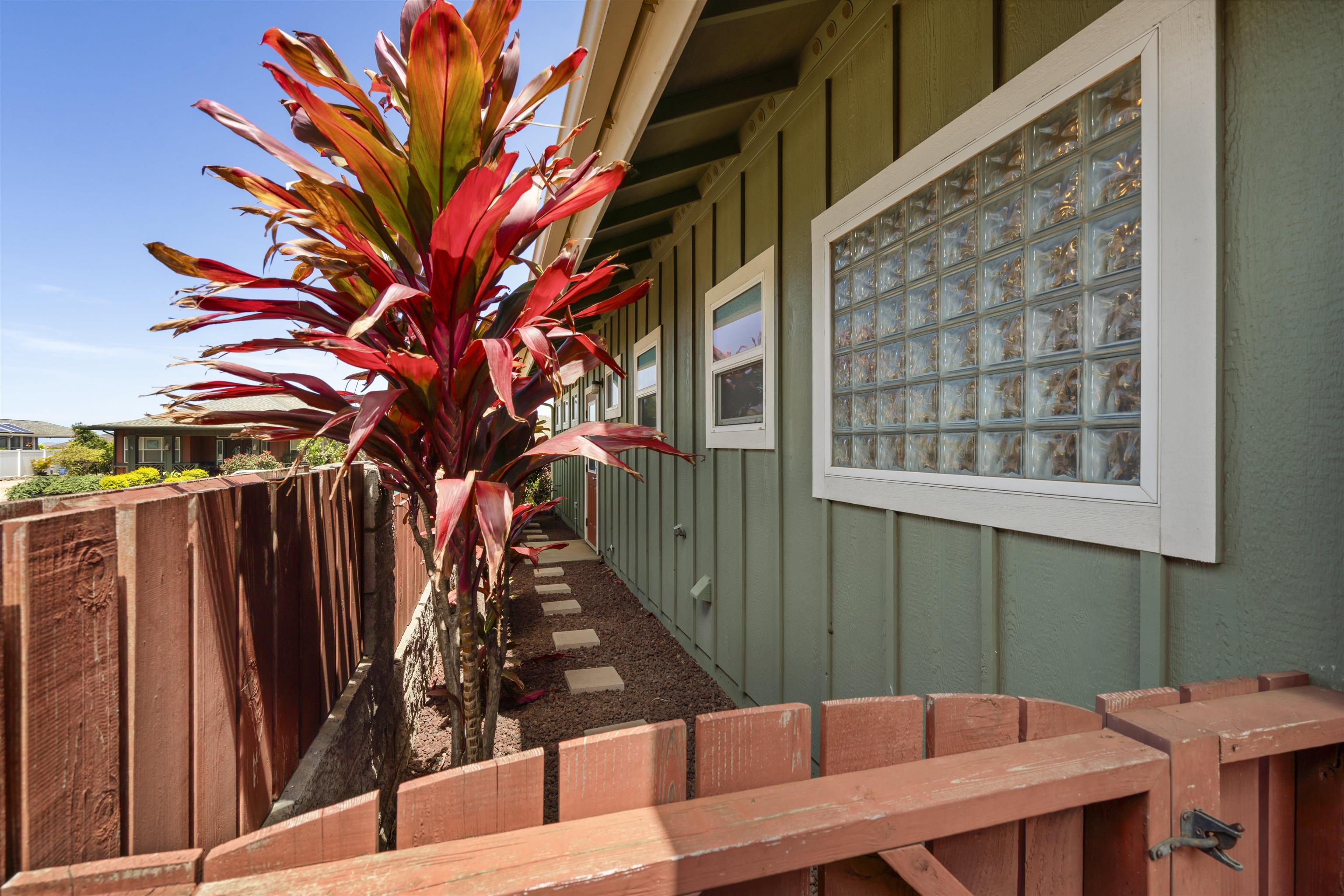 47  Moolu St , Wailuku home - photo 38 of 41