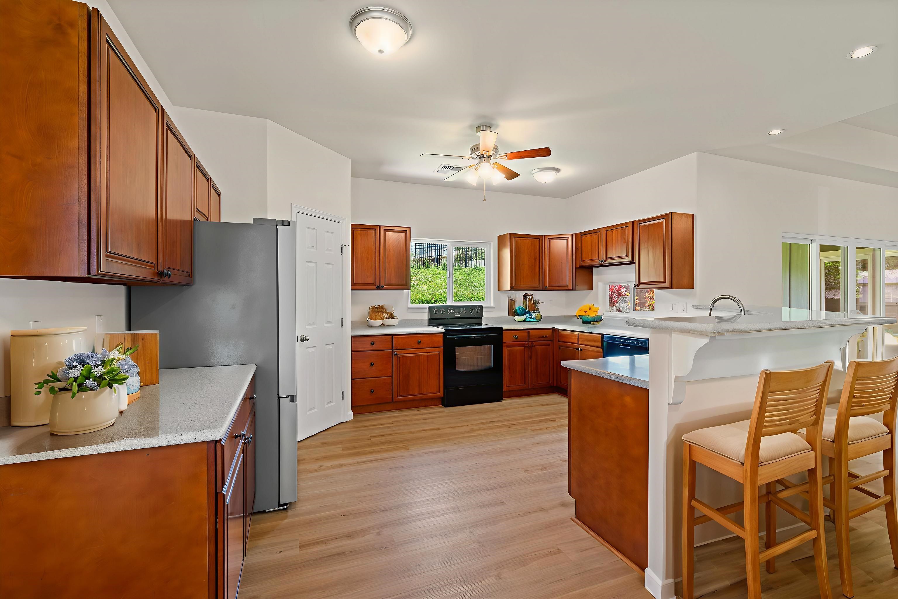 47  Moolu St , Wailuku home - photo 9 of 41