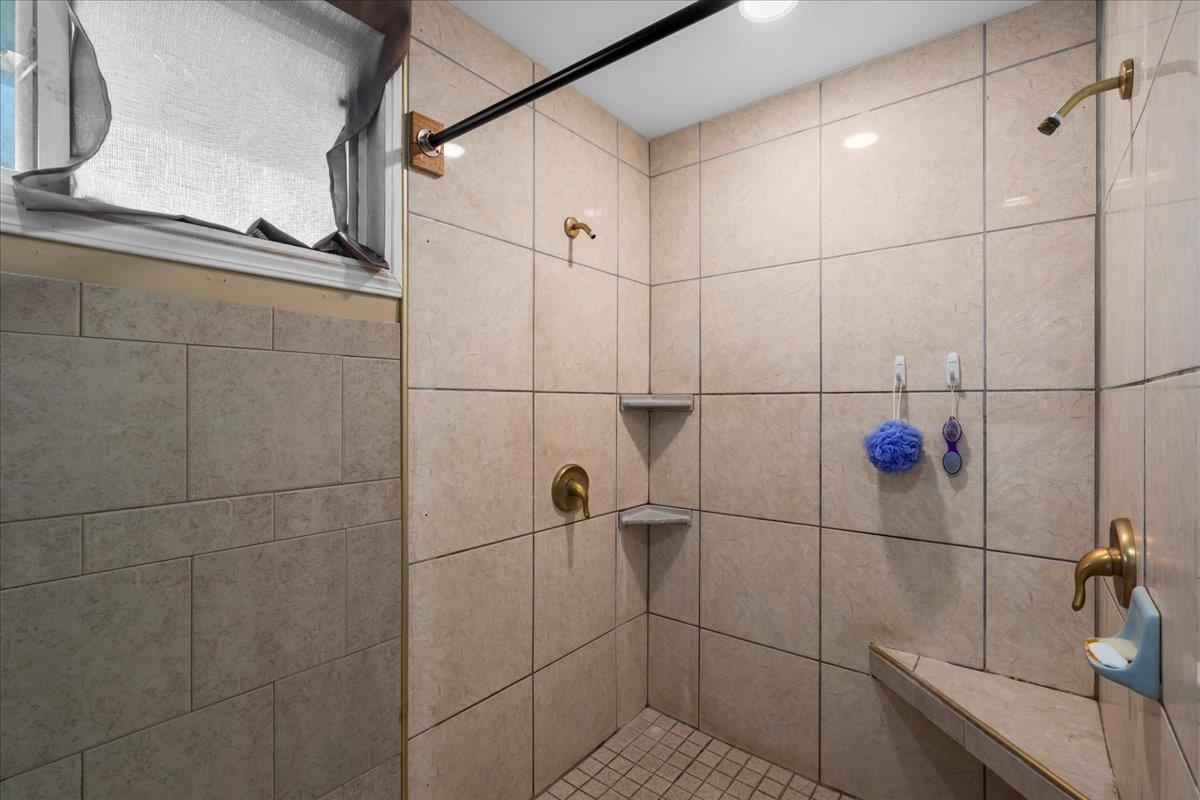 47  Nano St , Kahului home - photo 22 of 29