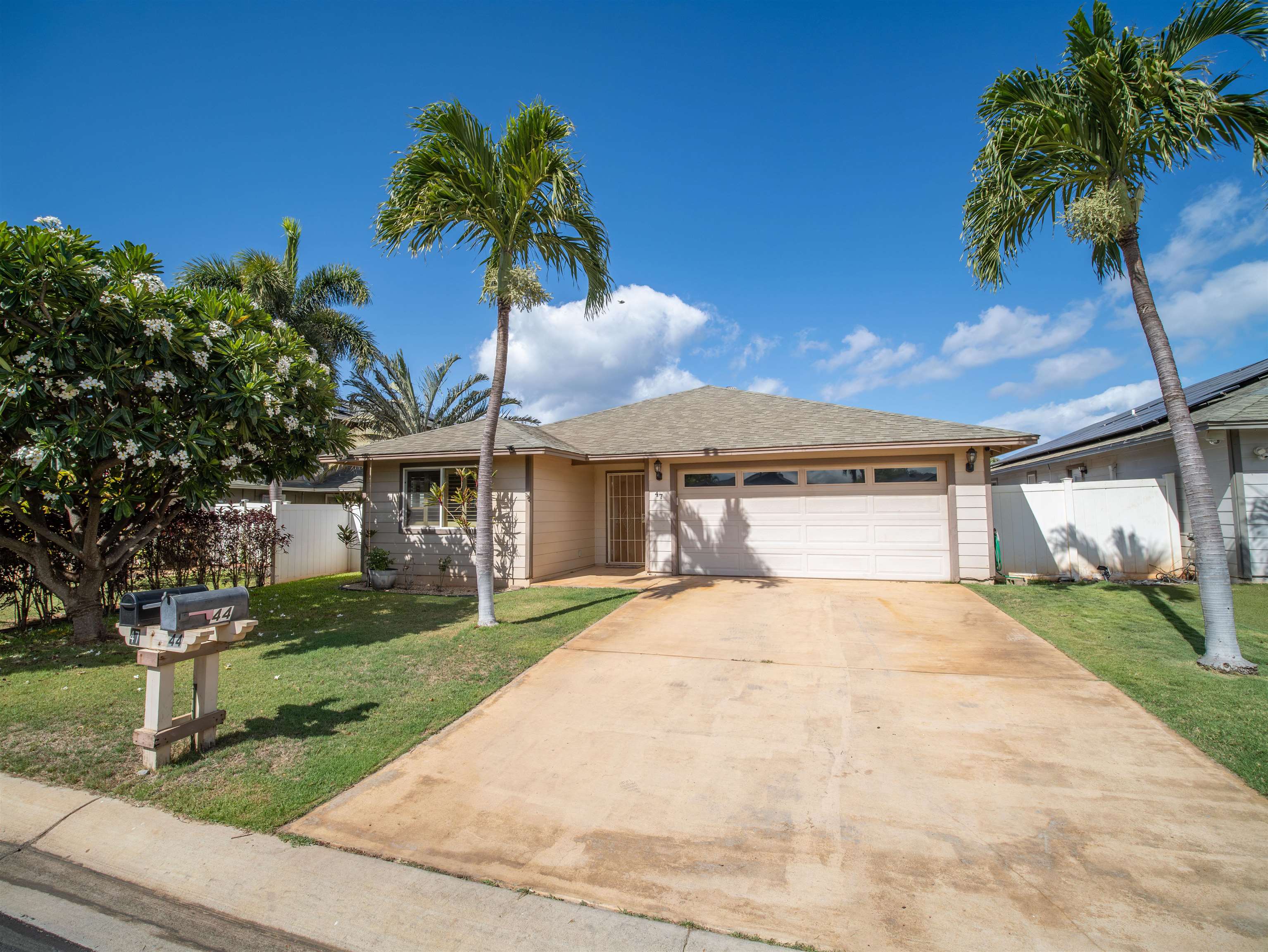 47  Polale St , Kihei home - photo 2 of 35