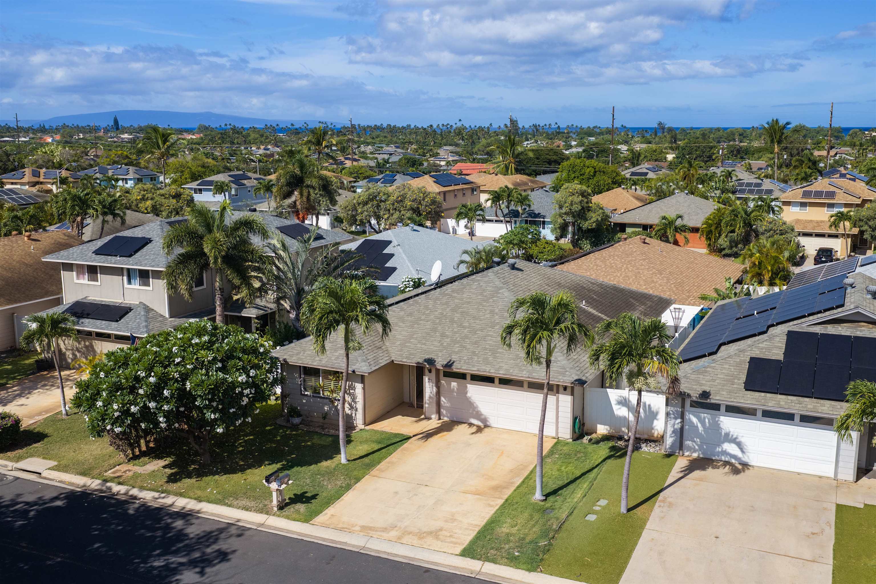 47  Polale St , Kihei home - photo 3 of 35