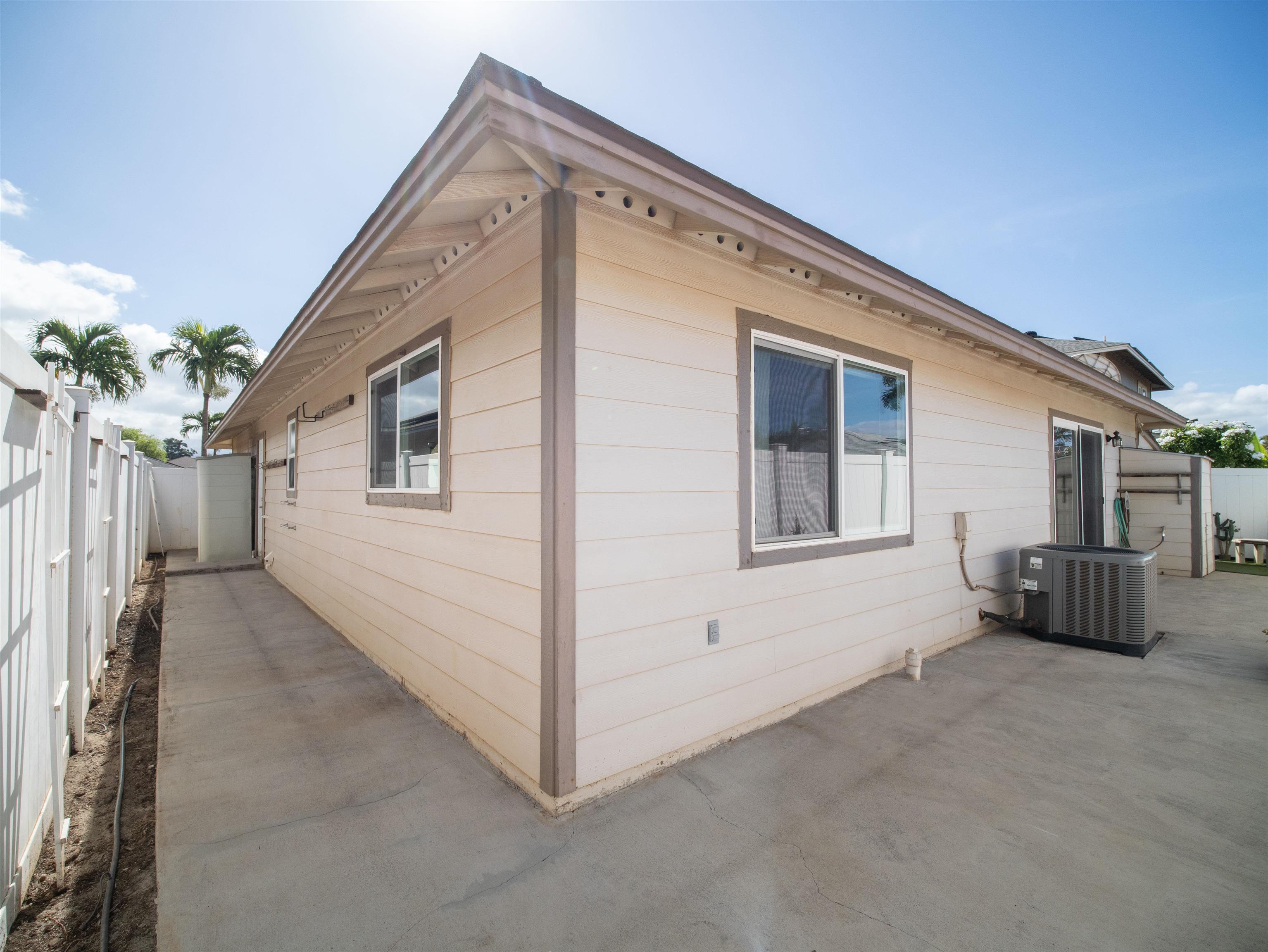 47  Polale St , Kihei home - photo 27 of 35