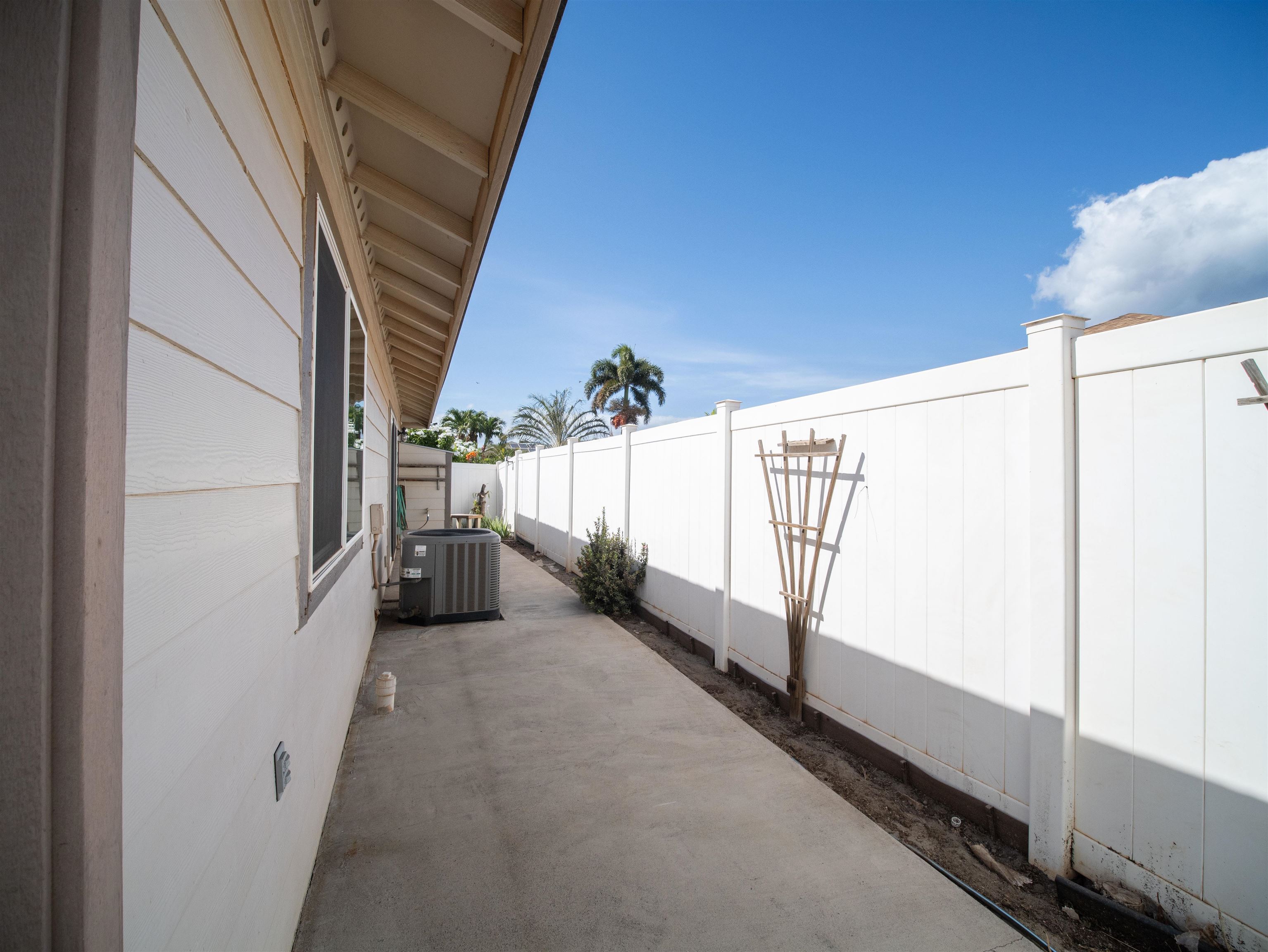47  Polale St , Kihei home - photo 28 of 35