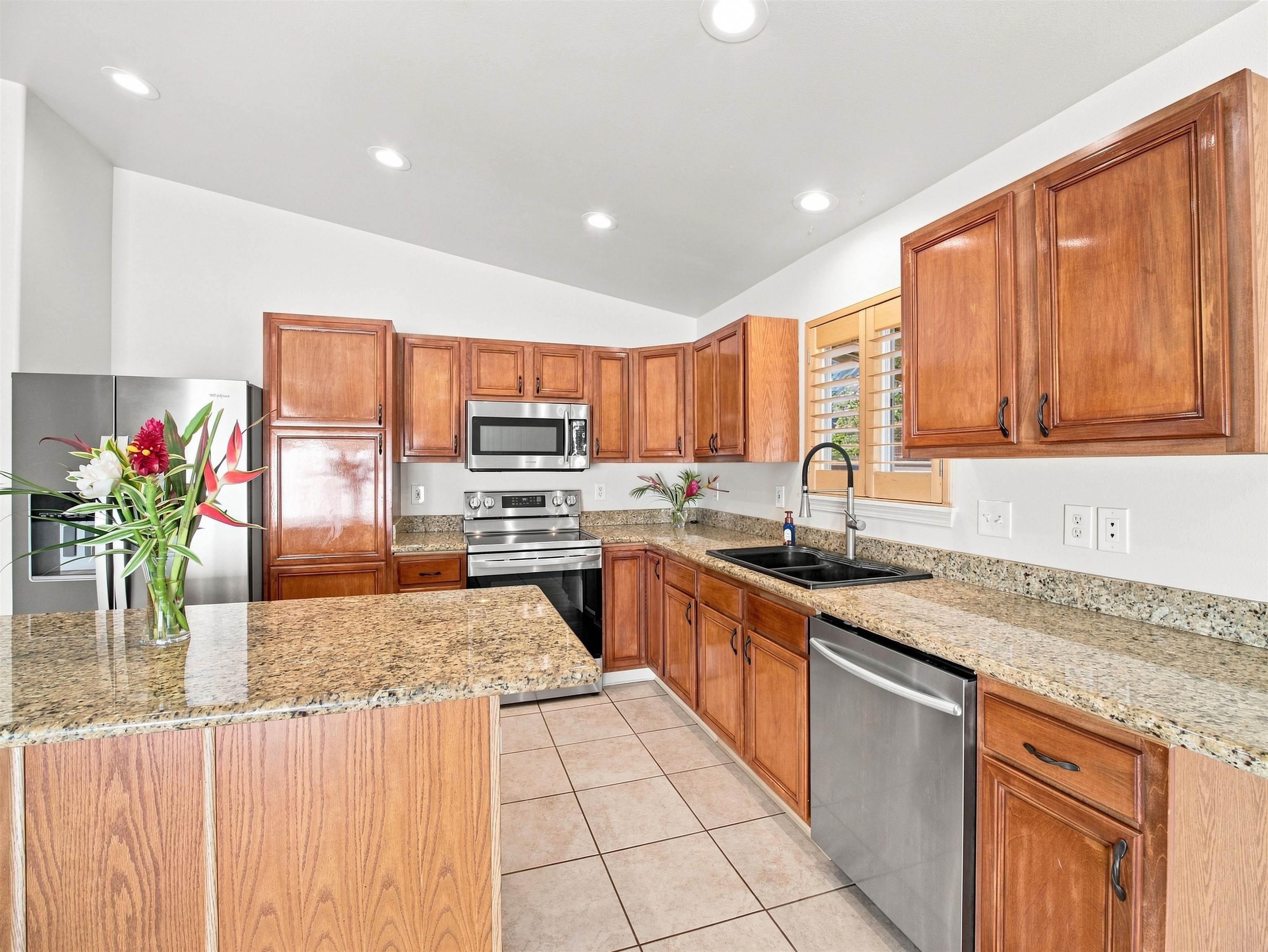 47  Polale St , Kihei home - photo 5 of 35