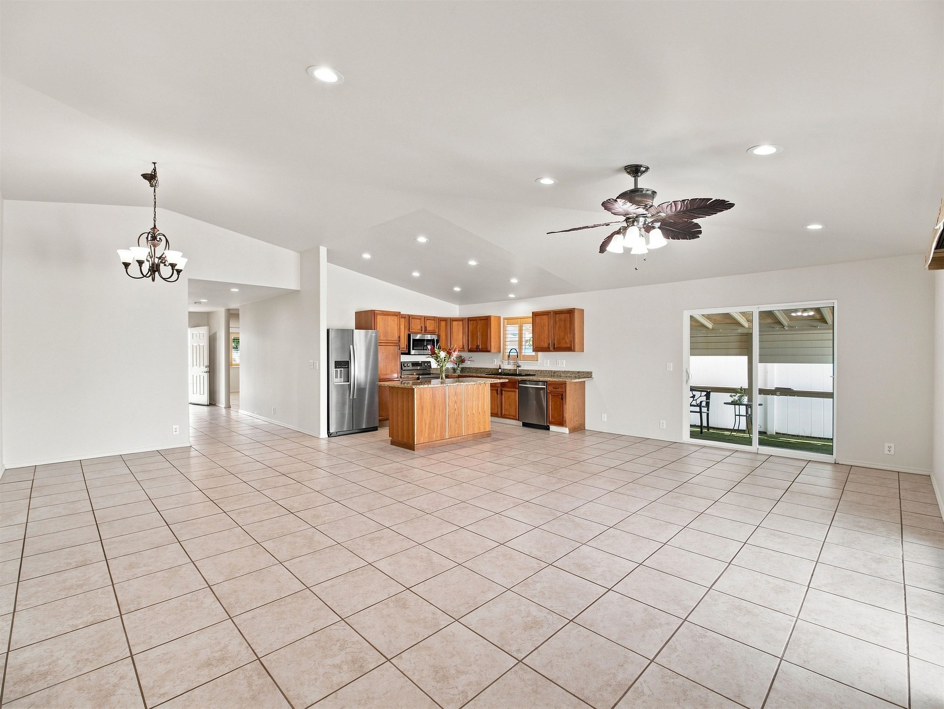47  Polale St , Kihei home - photo 8 of 35