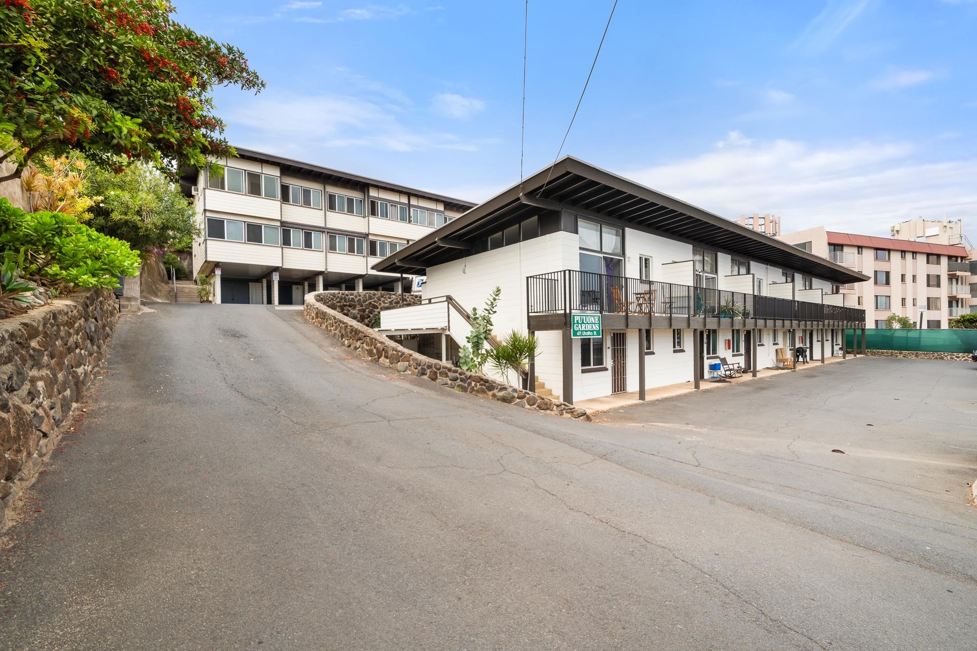 Puuone Gardens condo # 13, Wailuku, Hawaii - photo 3 of 30