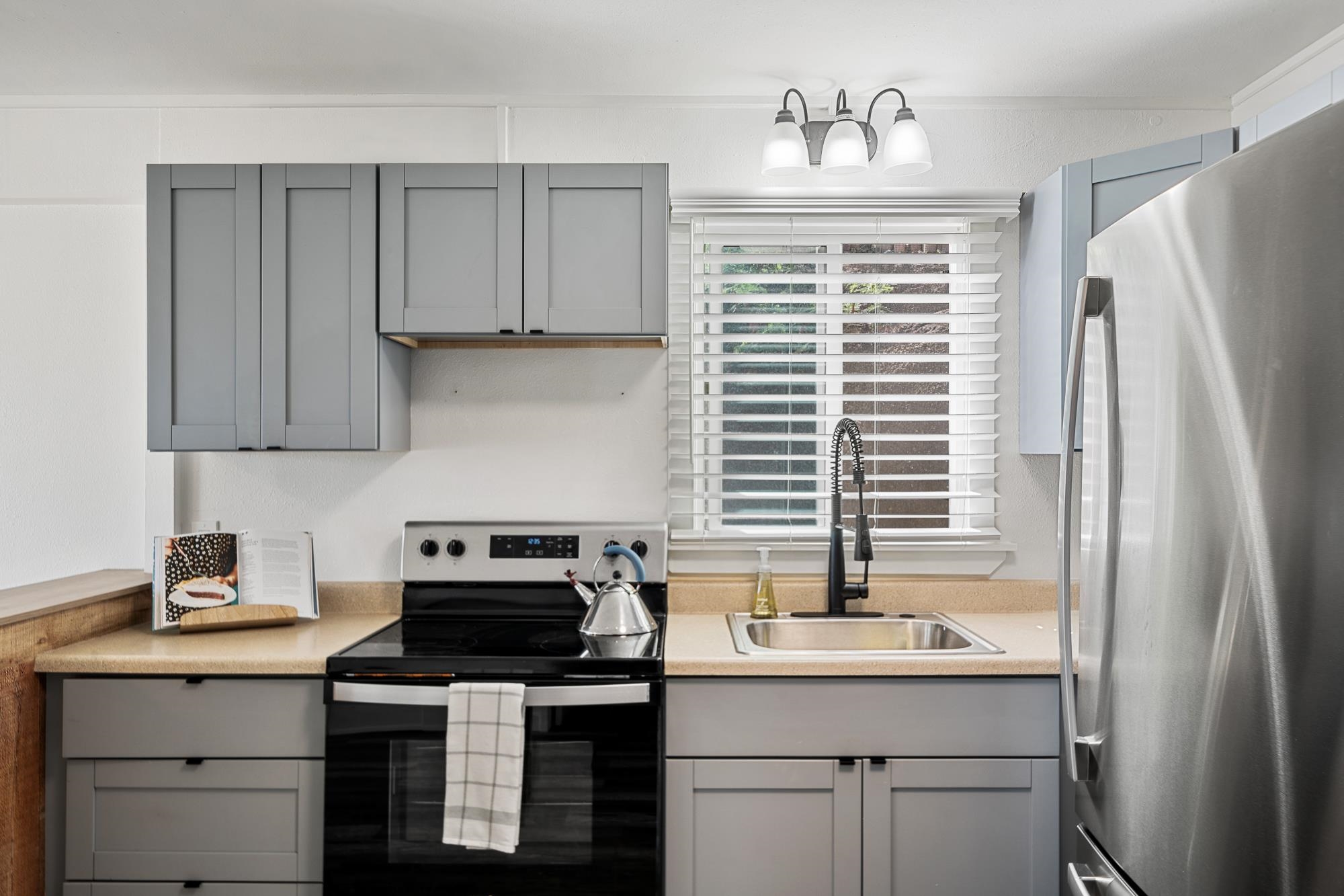 Puuone Gardens condo # 13, Wailuku, Hawaii - photo 8 of 30