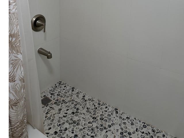 Puuone Gardens condo # 25, Wailuku, Hawaii - photo 8 of 12