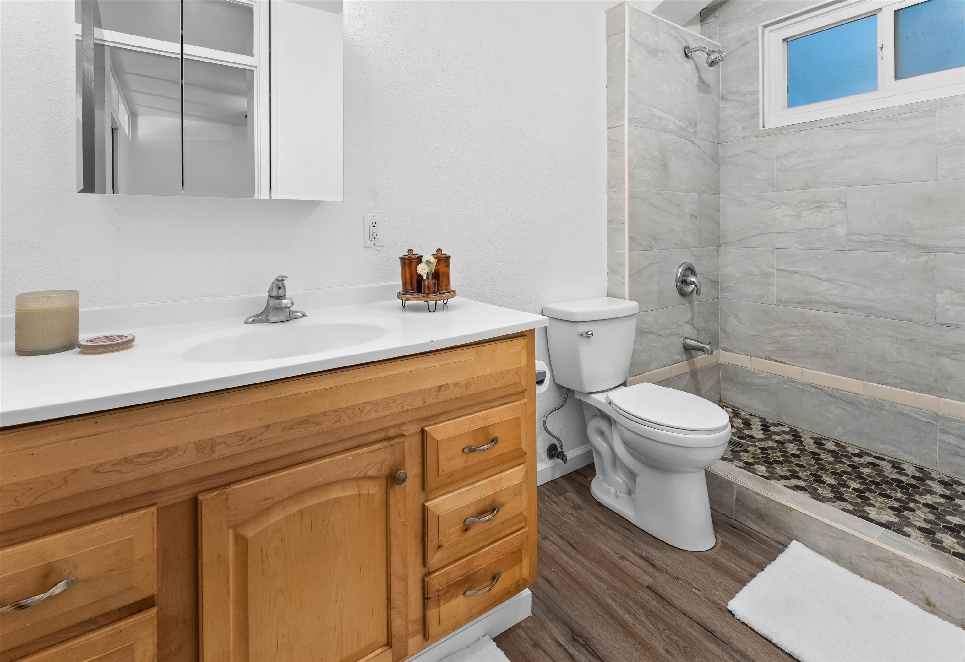 Puuone Gardens condo # 6, Wailuku, Hawaii - photo 5 of 17