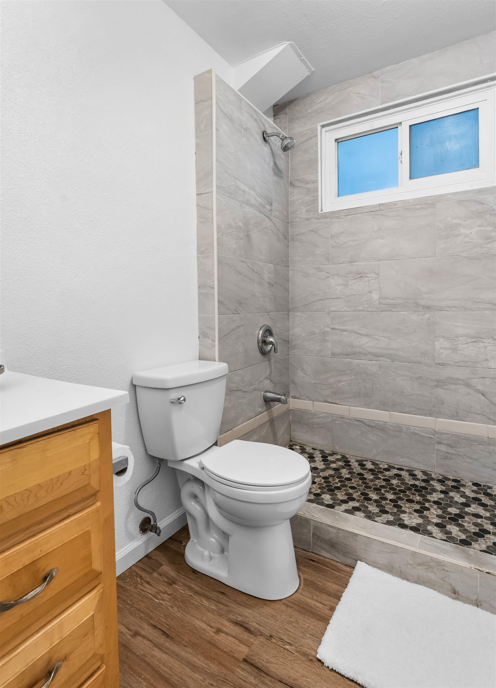 Puuone Gardens condo # 6, Wailuku, Hawaii - photo 7 of 17