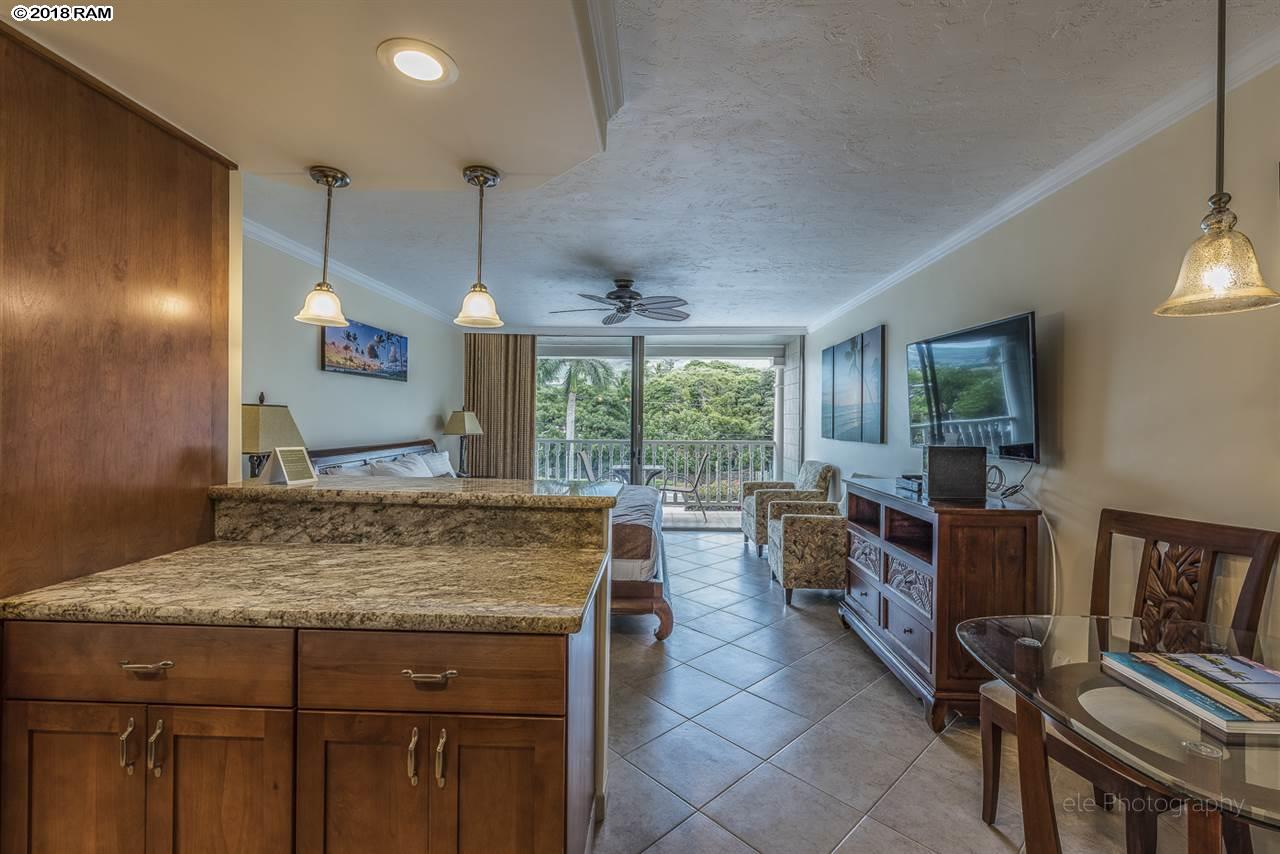 Lahaina Shores condo # 208, Lahaina, Hawaii - photo 4 of 30