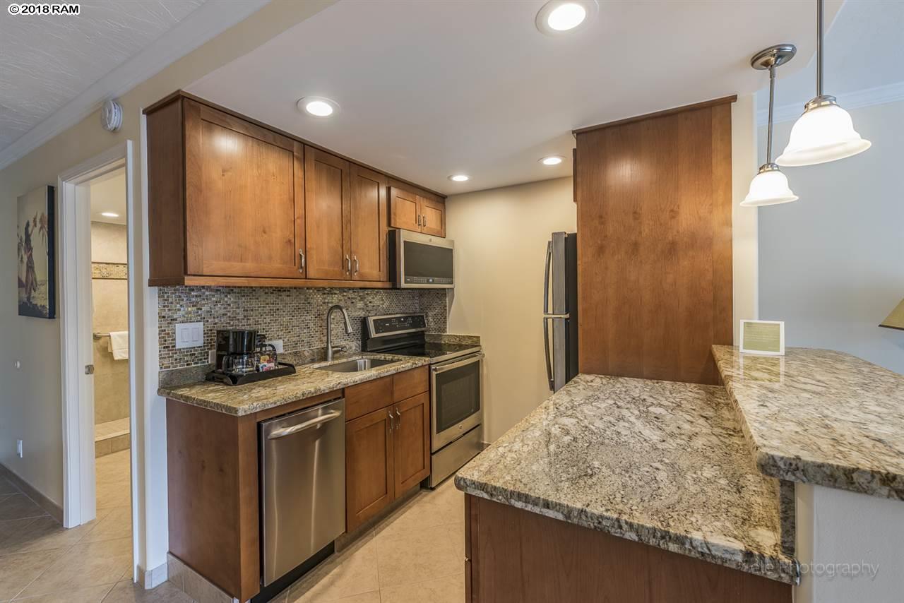 Lahaina Shores condo # 208, Lahaina, Hawaii - photo 9 of 30