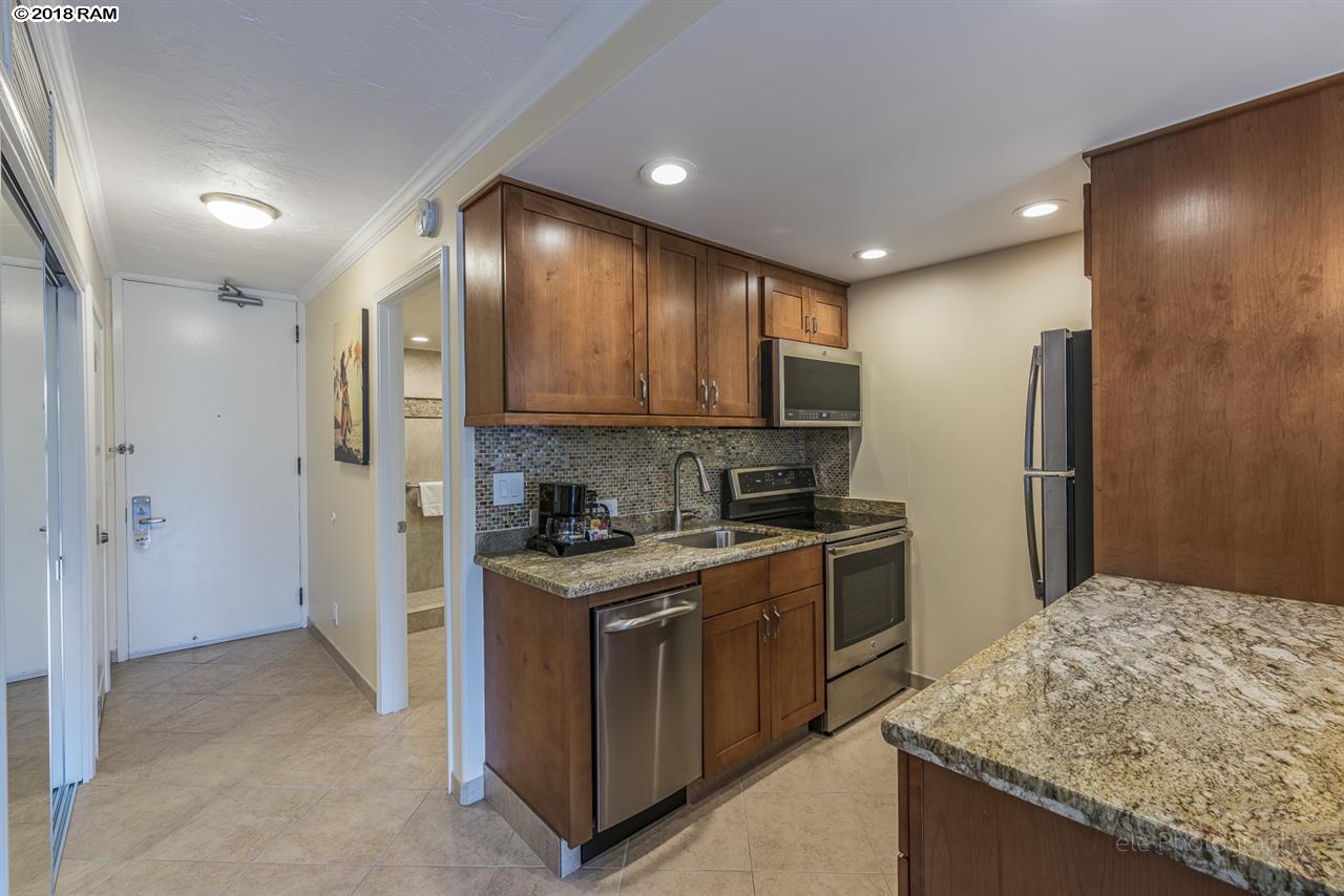 Lahaina Shores condo # 208, Lahaina, Hawaii - photo 10 of 30