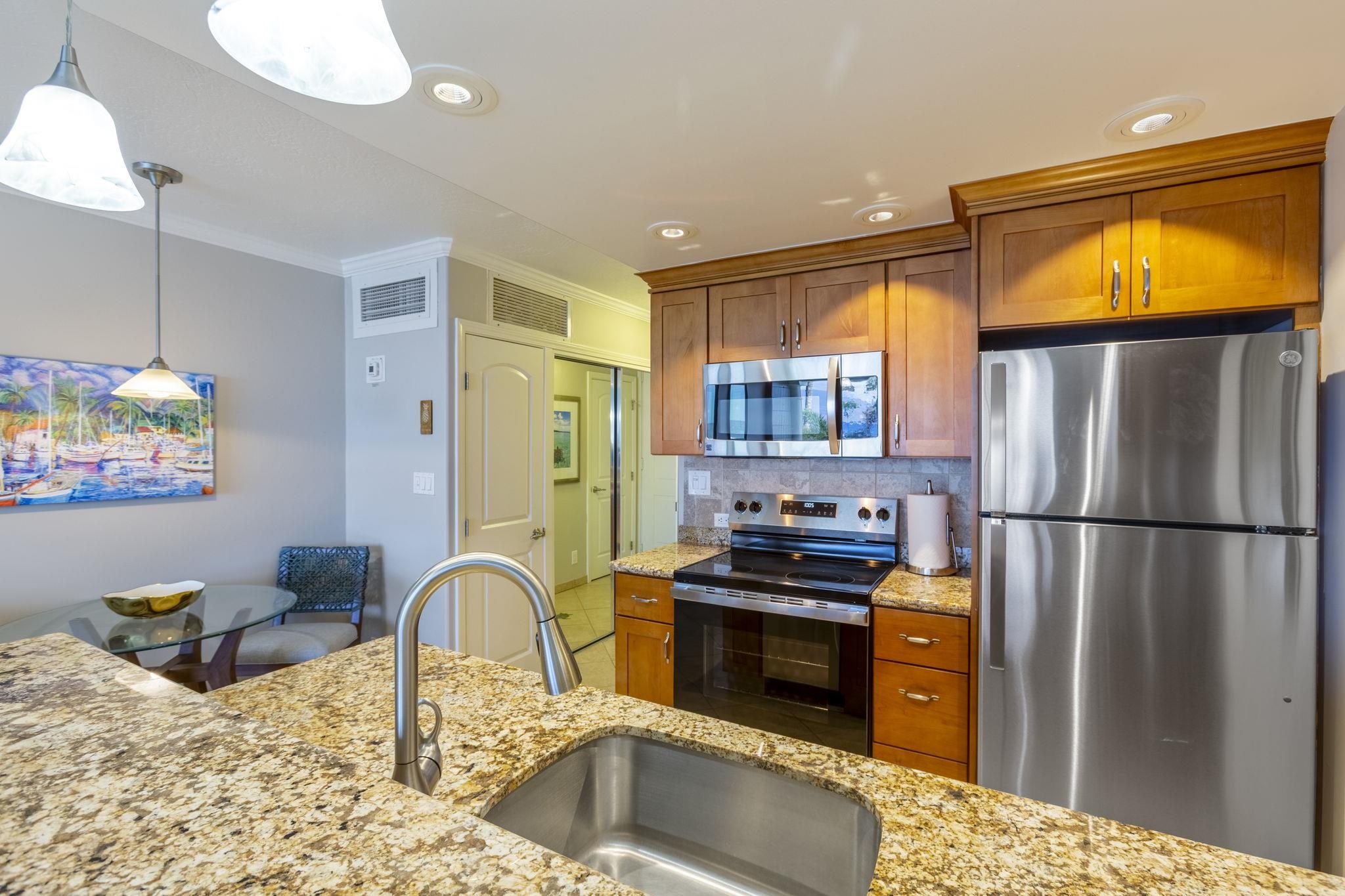 Lahaina Shores condo # 213, Lahaina, Hawaii - photo 15 of 30