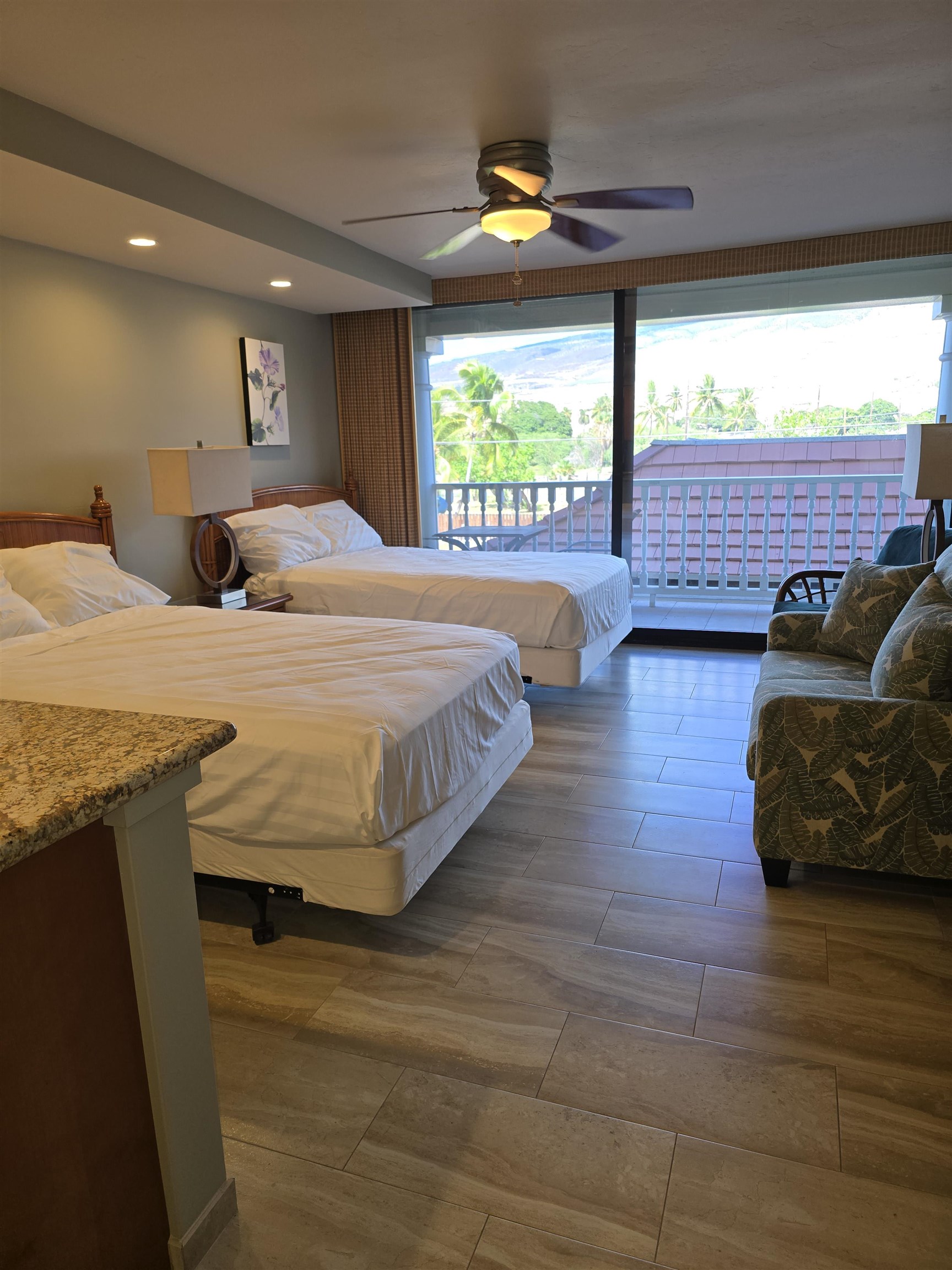 Lahaina Shores condo # 220, Lahaina, Hawaii - photo 2 of 23