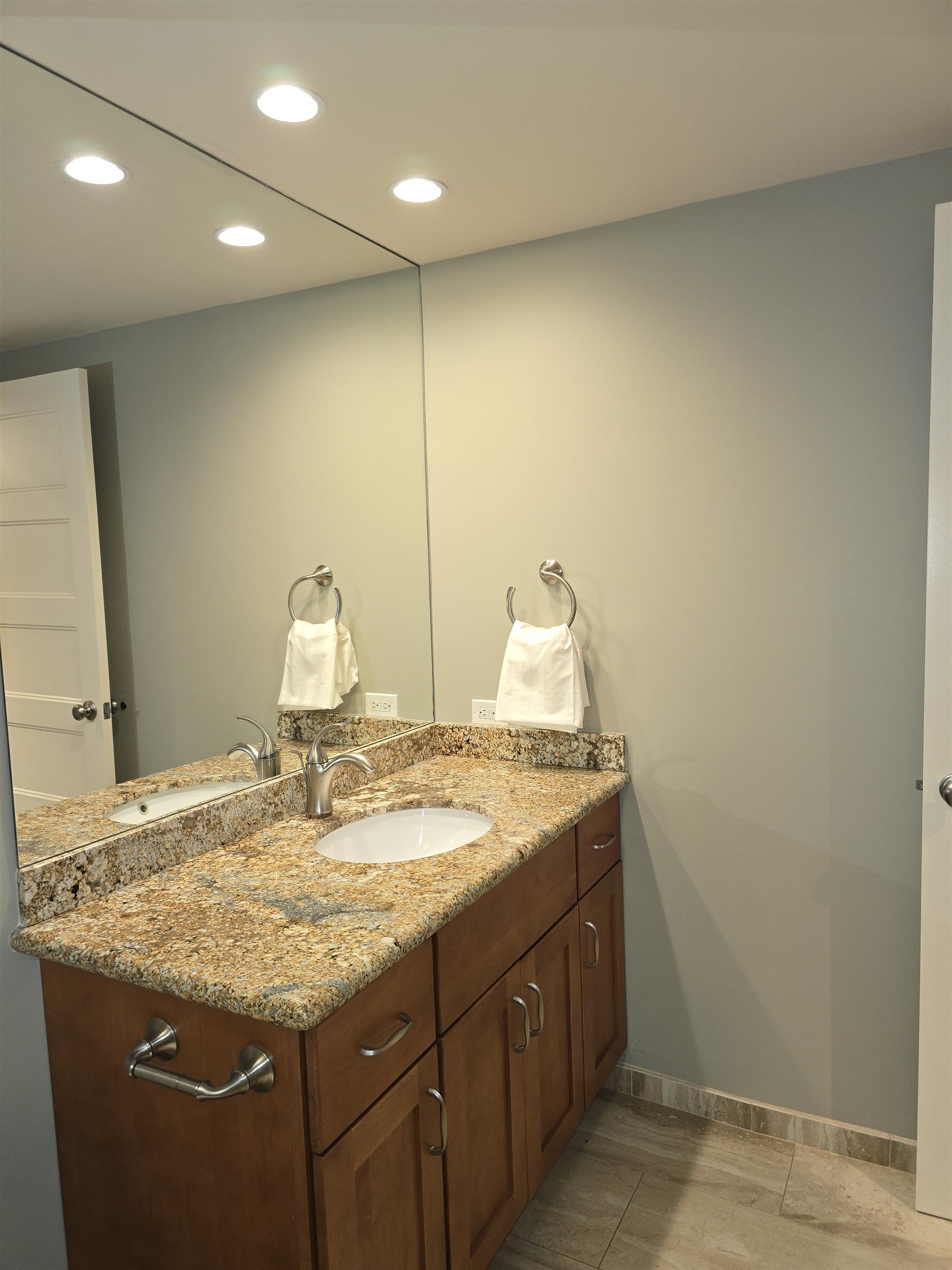 Lahaina Shores condo # 220, Lahaina, Hawaii - photo 14 of 23