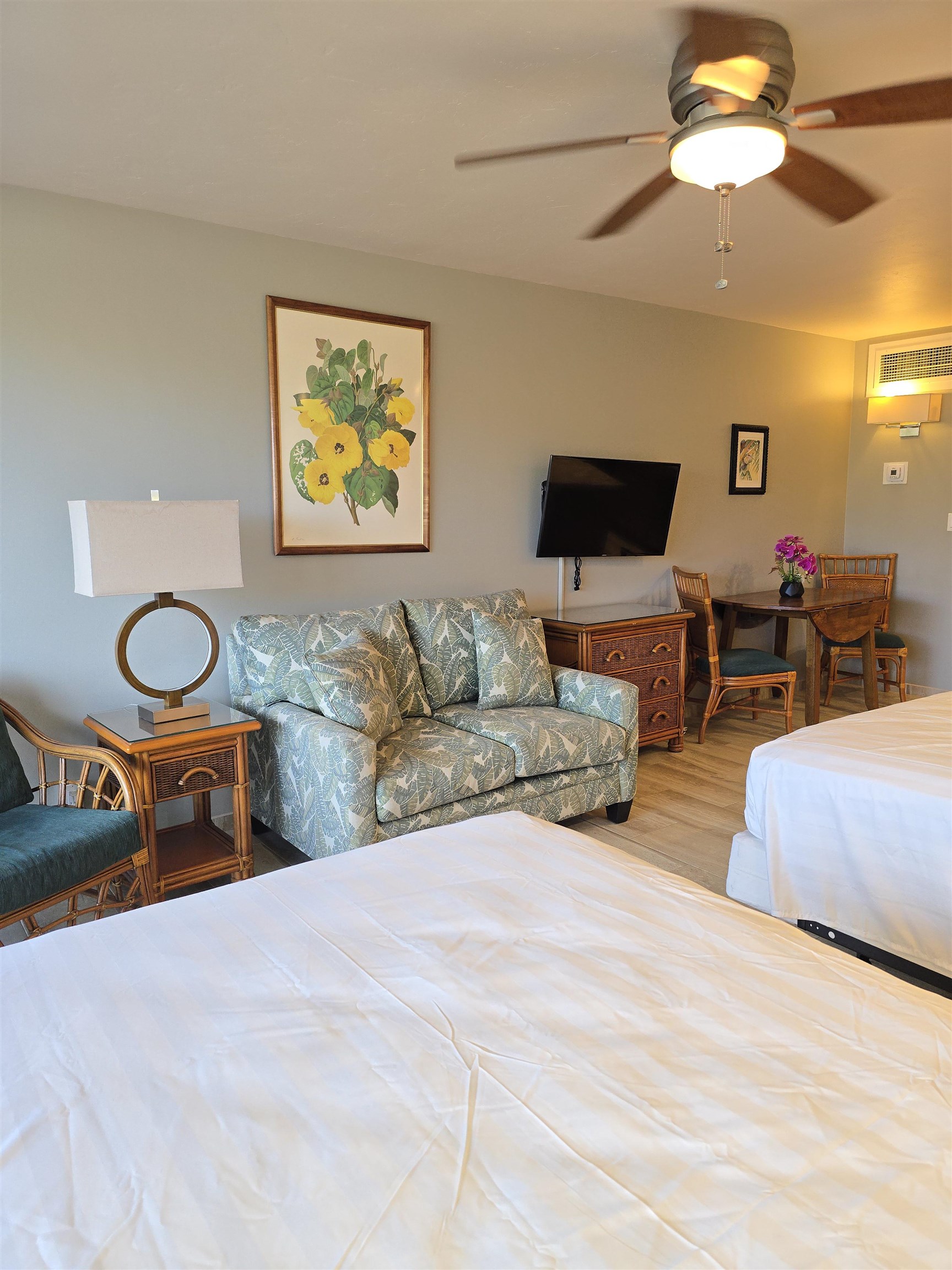 Lahaina Shores condo # 220, Lahaina, Hawaii - photo 5 of 23