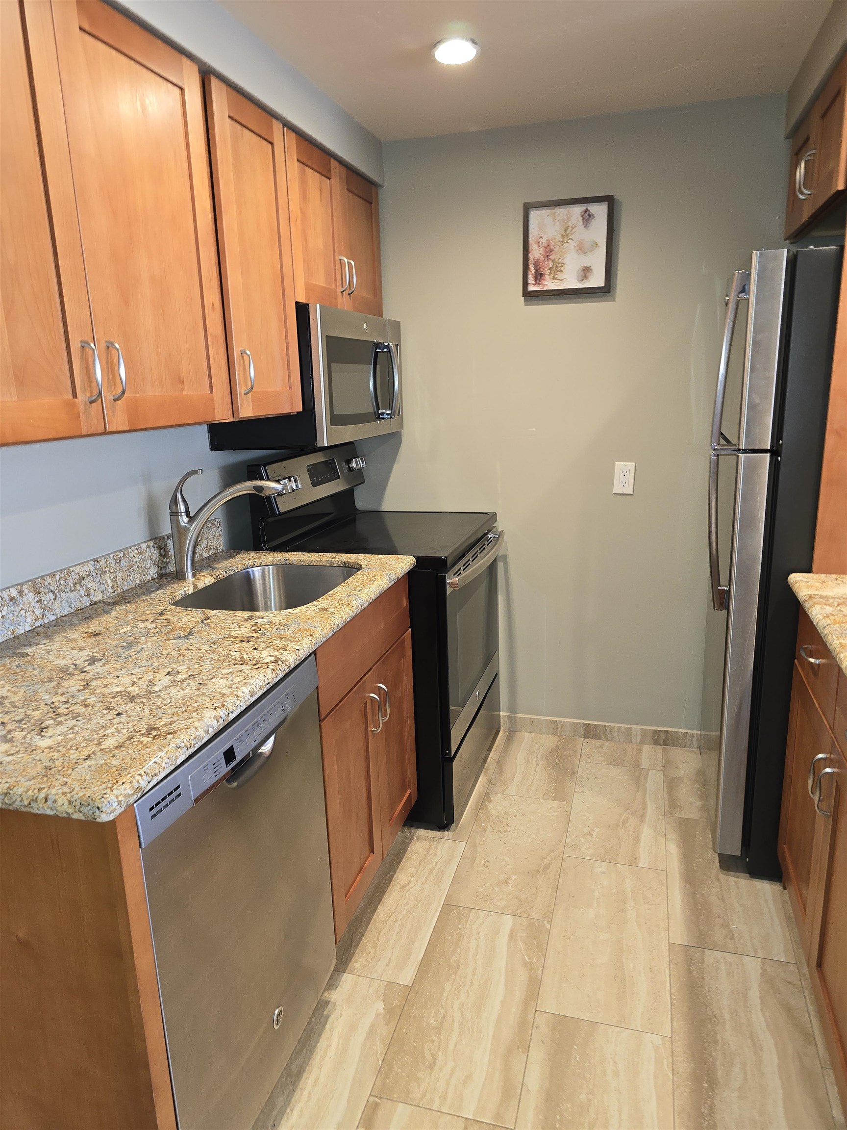 Lahaina Shores condo # 220, Lahaina, Hawaii - photo 8 of 23