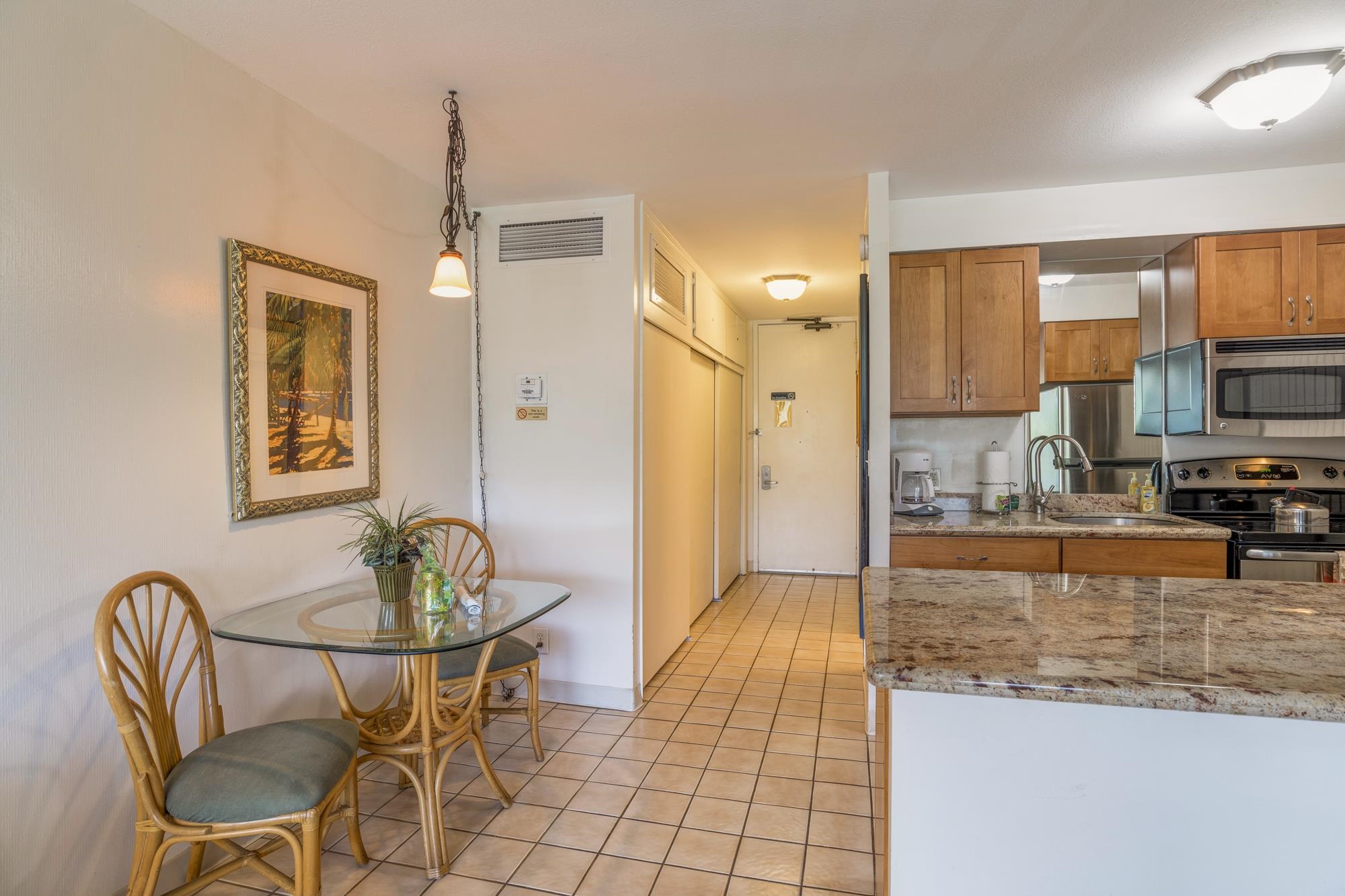 Lahaina Shores condo # 316, Lahaina, Hawaii - photo 4 of 6