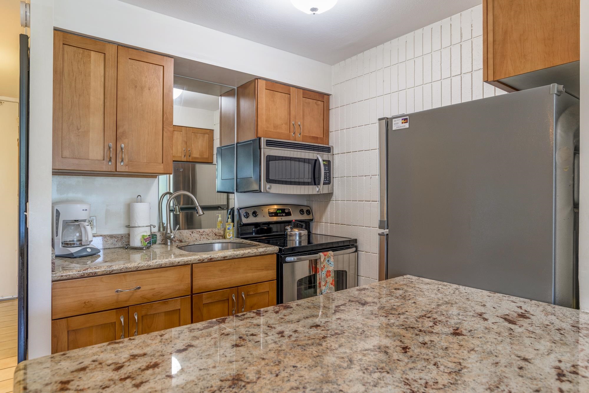 Lahaina Shores condo # 316, Lahaina, Hawaii - photo 5 of 6