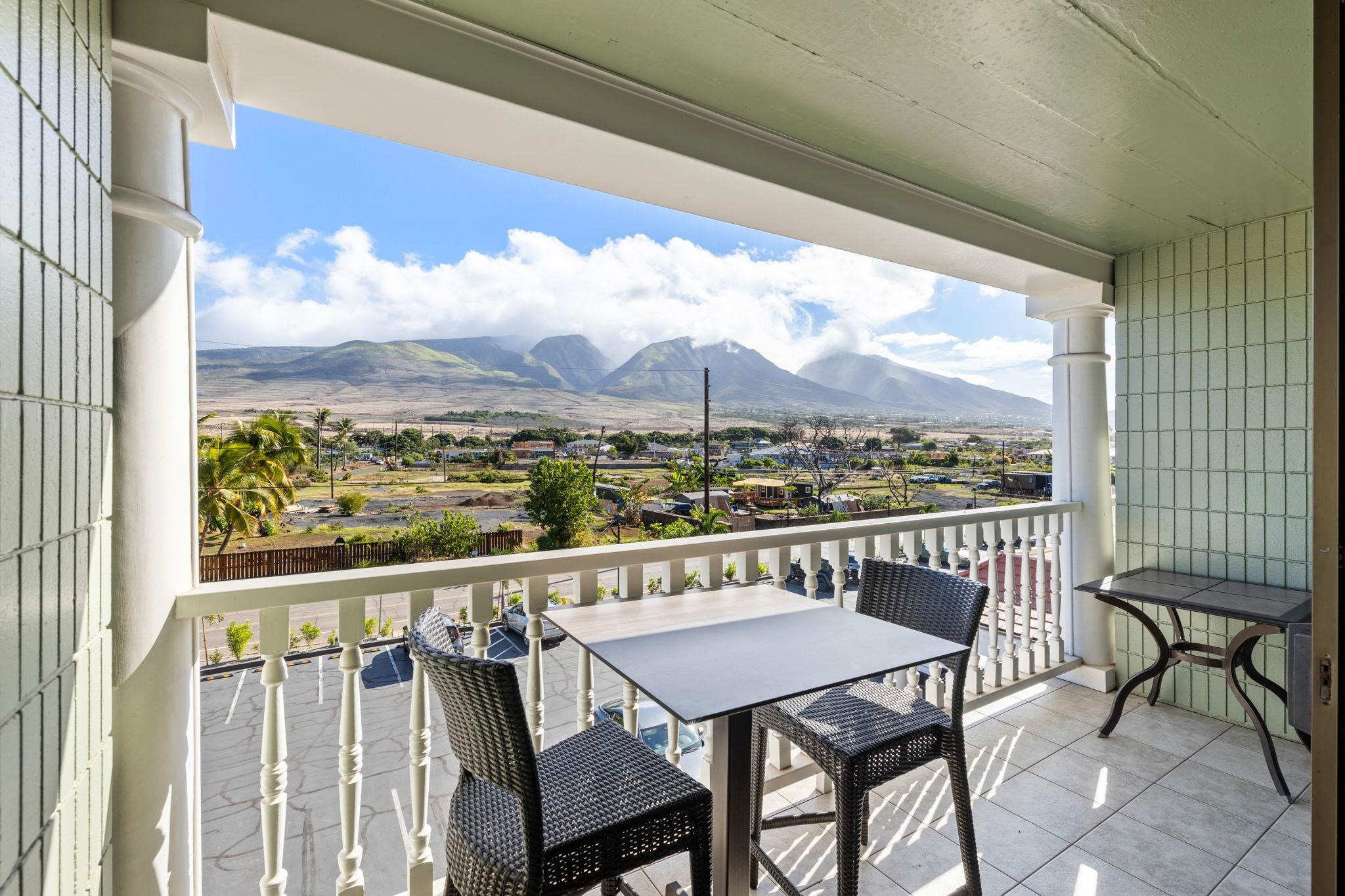 Lahaina Shores condo # 326, Lahaina, Hawaii - photo 4 of 23