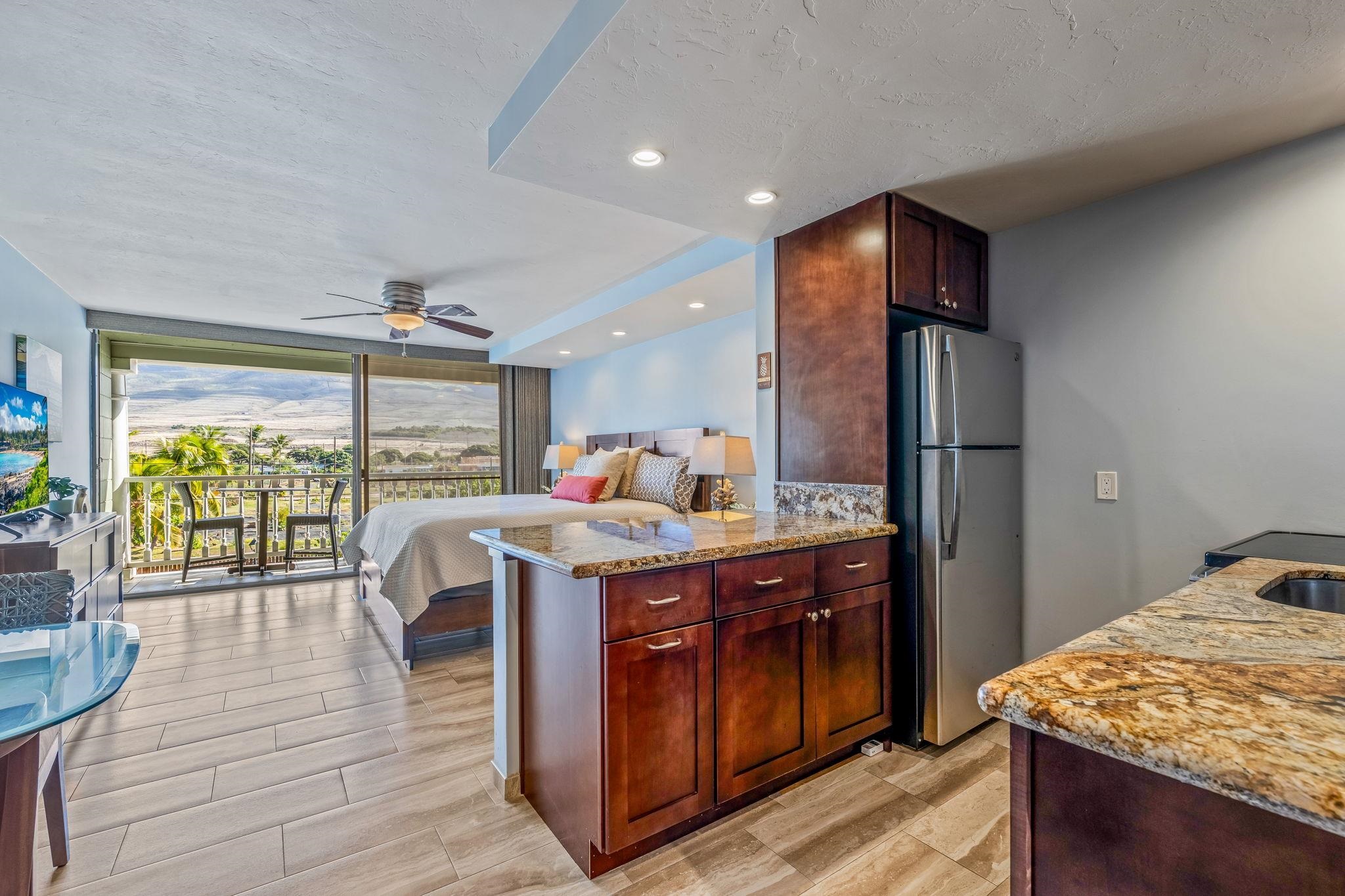 Lahaina Shores condo # 326, Lahaina, Hawaii - photo 9 of 23