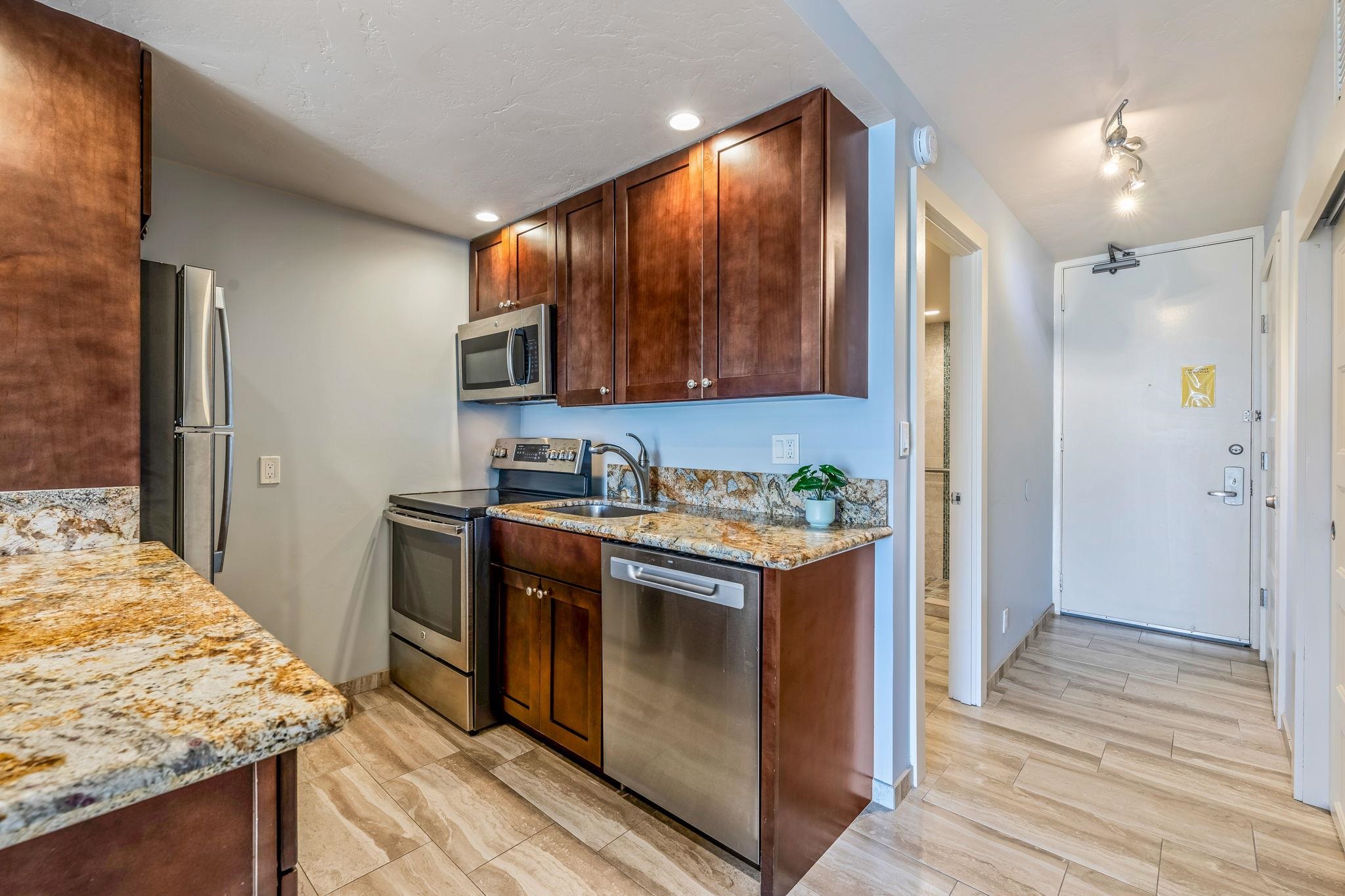 Lahaina Shores condo # 326, Lahaina, Hawaii - photo 10 of 23