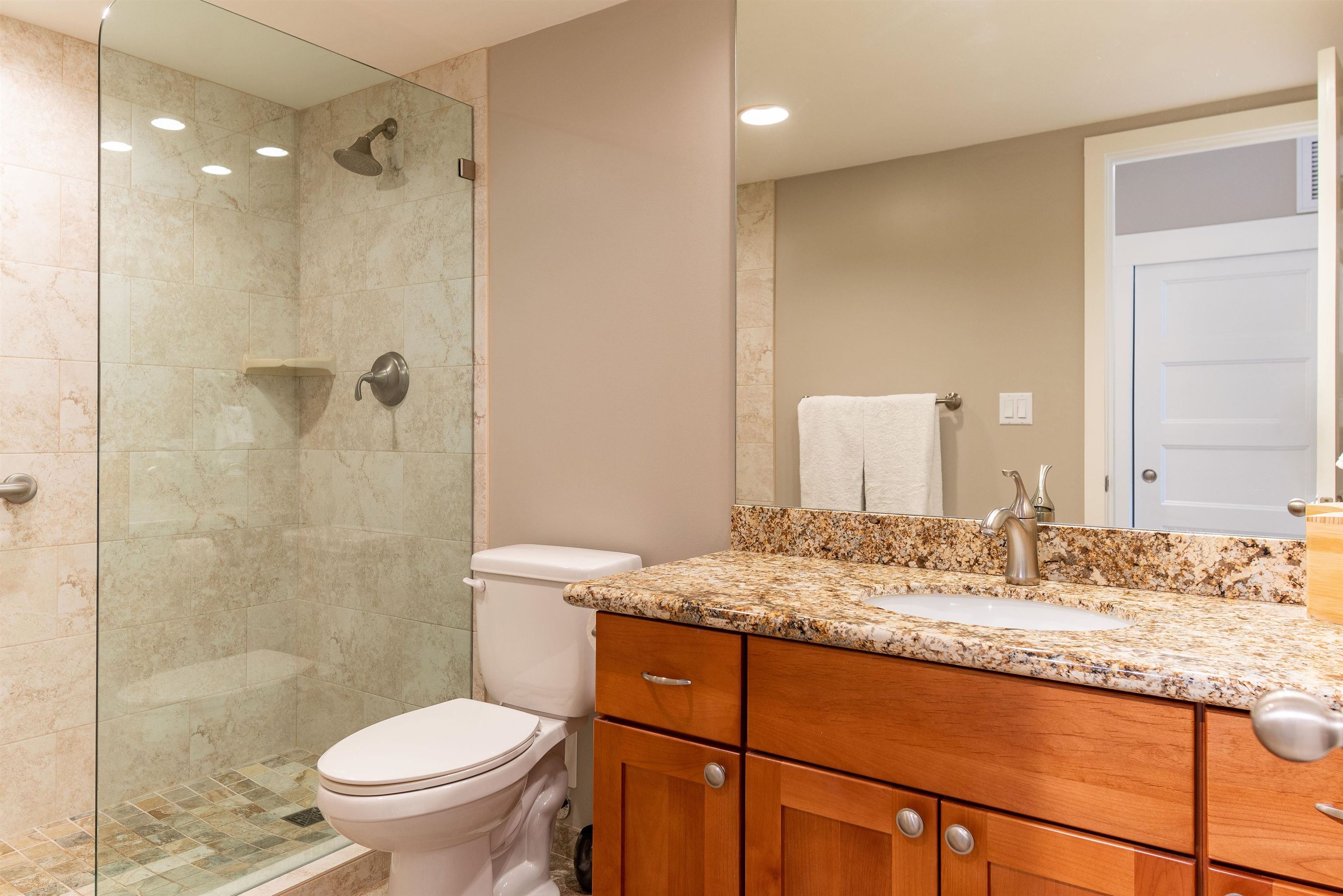 Lahaina Shores condo # 332, Lahaina, Hawaii - photo 5 of 17