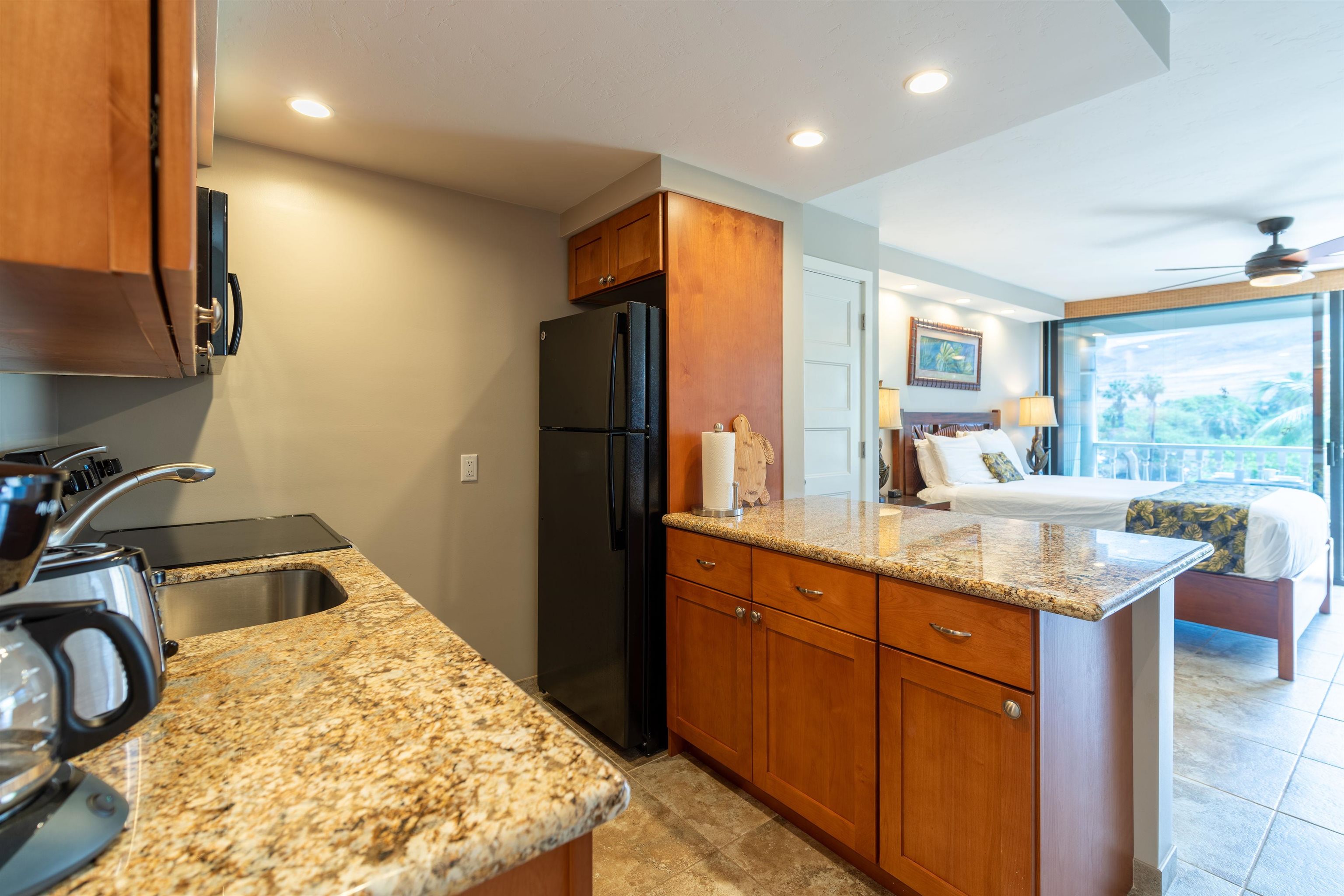 Lahaina Shores condo # 332, Lahaina, Hawaii - photo 6 of 17