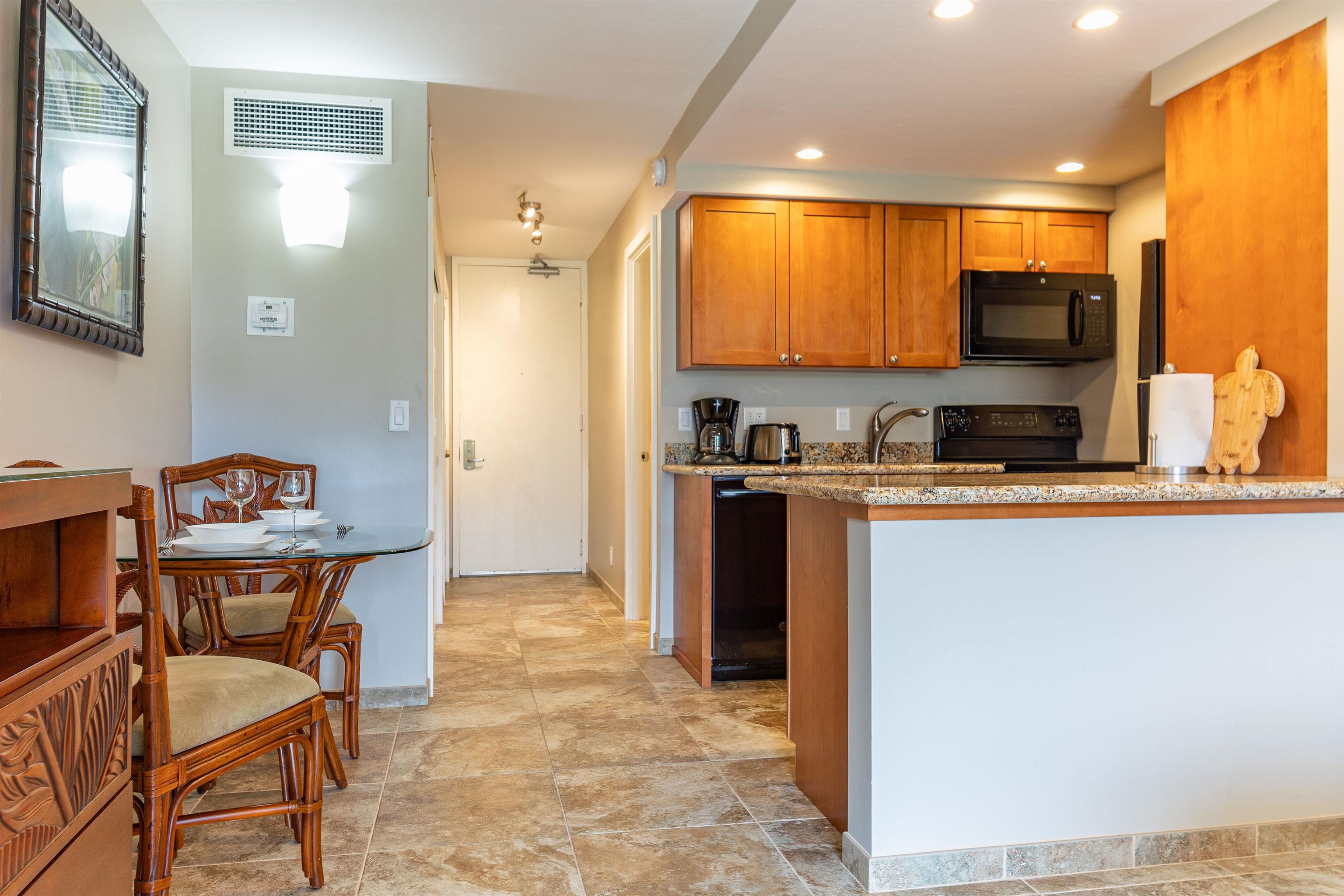 Lahaina Shores condo # 332, Lahaina, Hawaii - photo 8 of 17