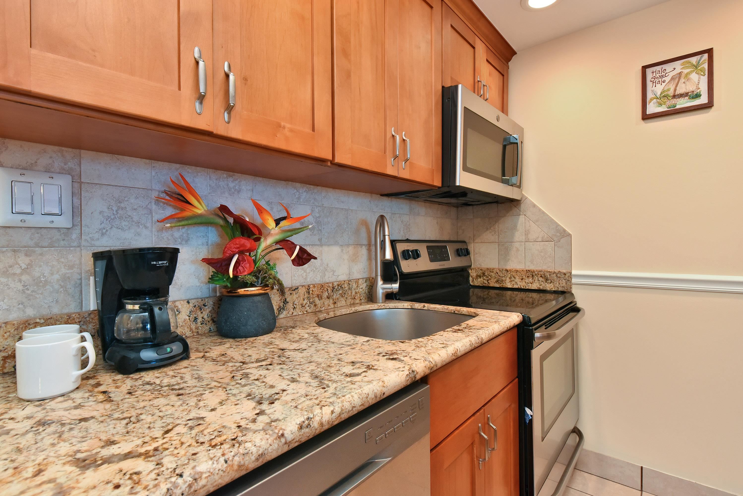 Lahaina Shores condo # 333, Lahaina, Hawaii - photo 6 of 38