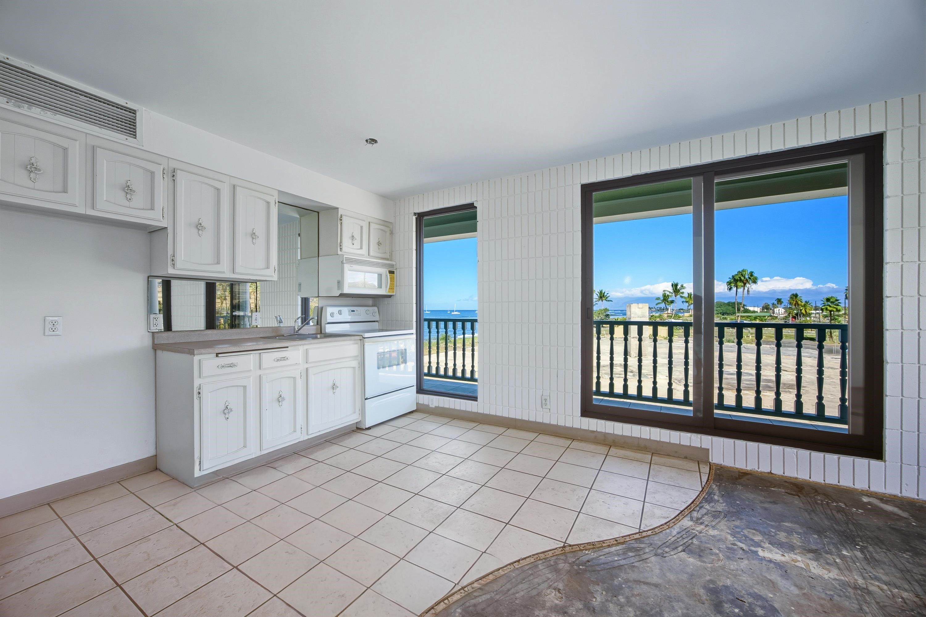 Lahaina Shores condo # 334, Lahaina, Hawaii - photo 15 of 36