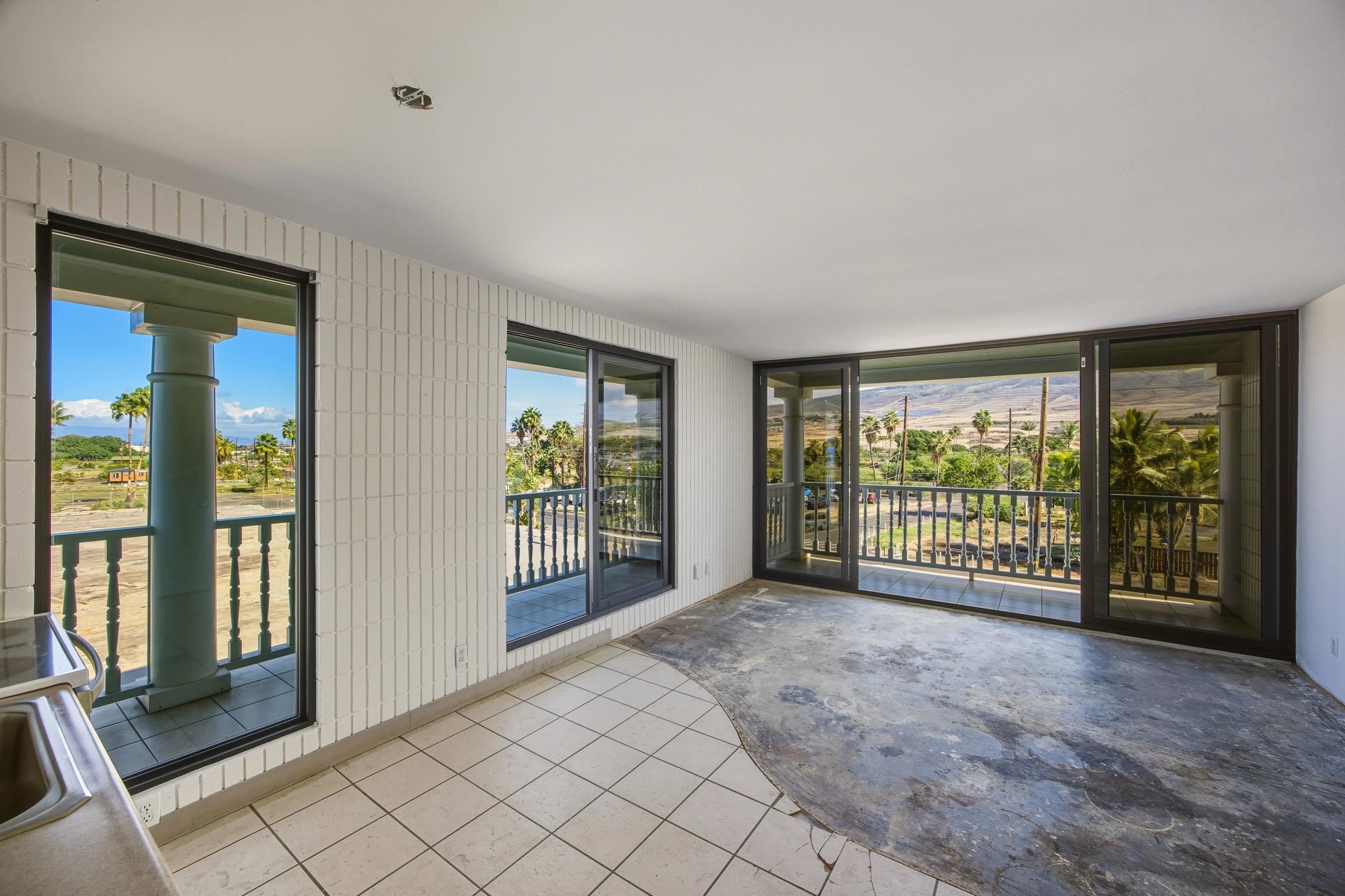 Lahaina Shores condo # 334, Lahaina, Hawaii - photo 9 of 36