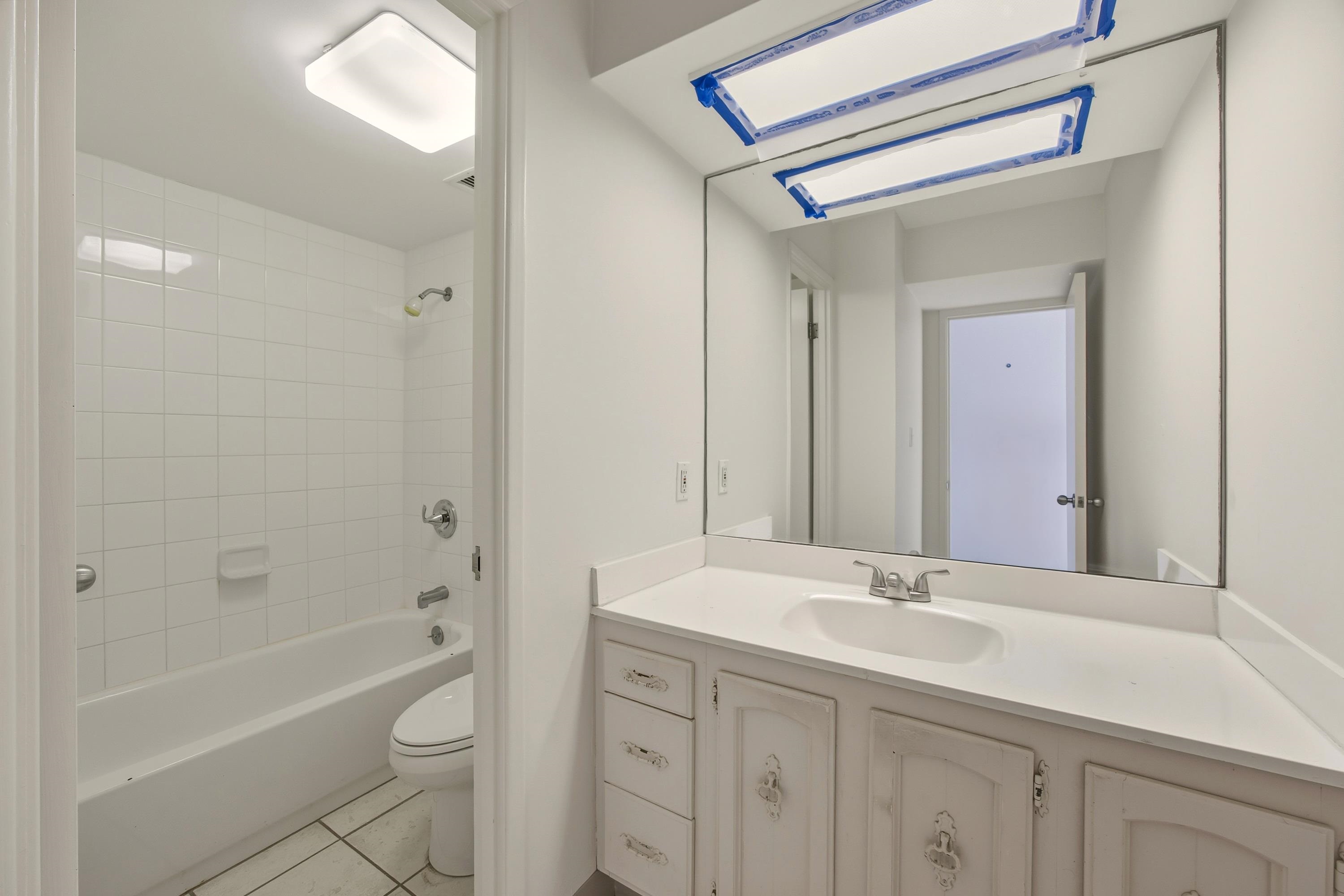 Lahaina Shores condo # 334, Lahaina, Hawaii - photo 10 of 36