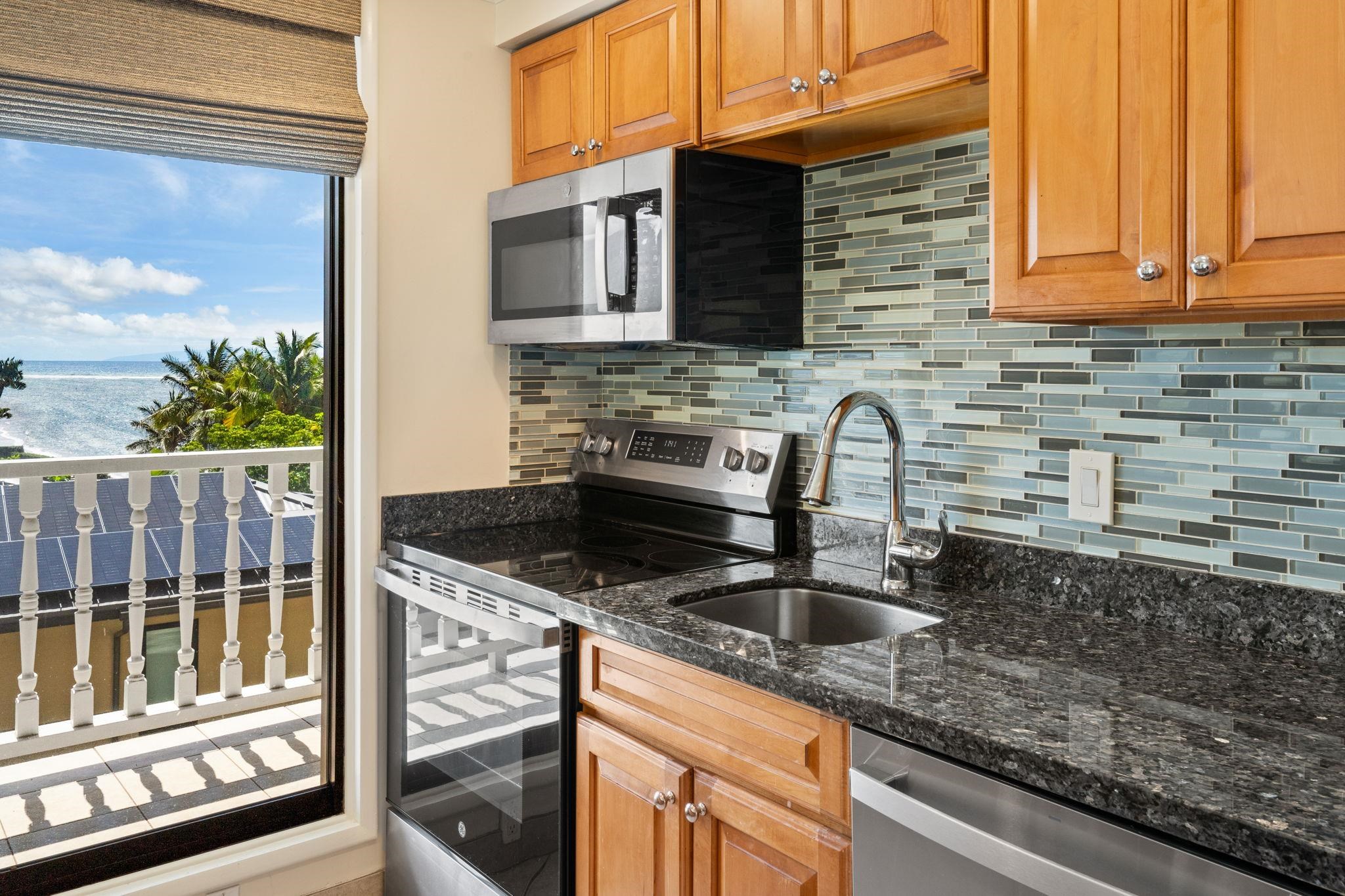 Lahaina Shores condo # 402, Lahaina, Hawaii - photo 17 of 34