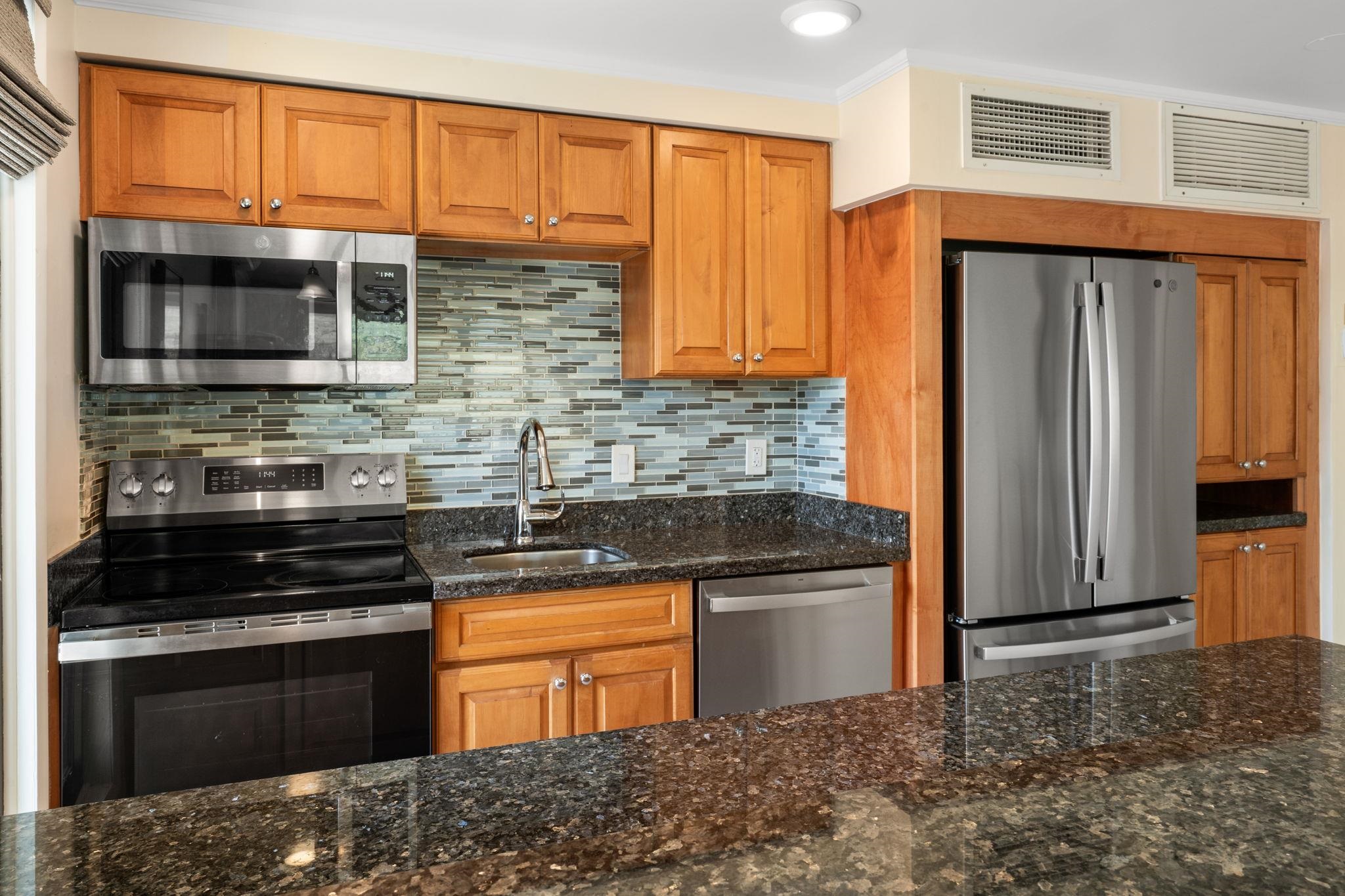 Lahaina Shores condo # 402, Lahaina, Hawaii - photo 19 of 34