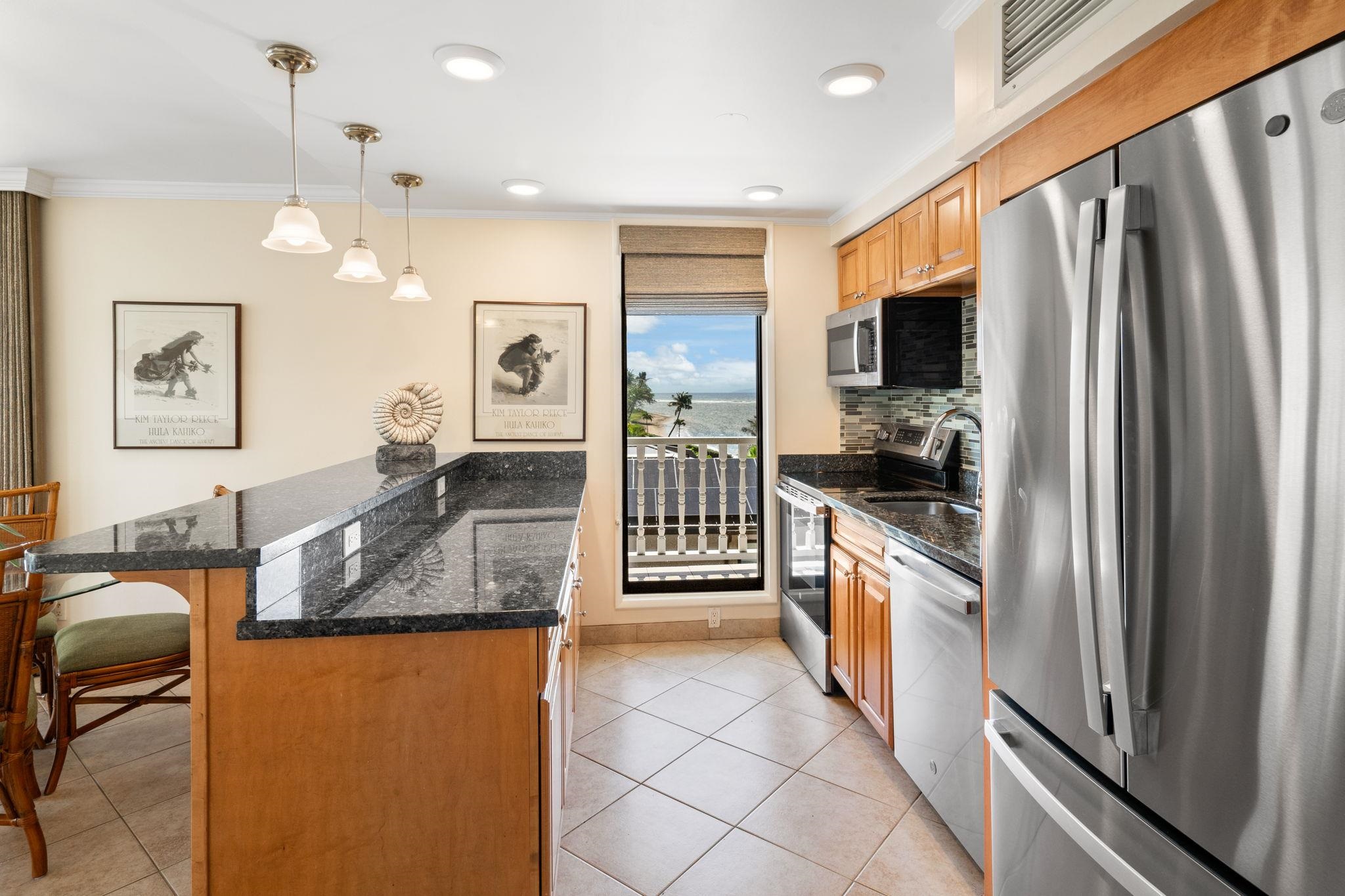 Lahaina Shores condo # 402, Lahaina, Hawaii - photo 4 of 34