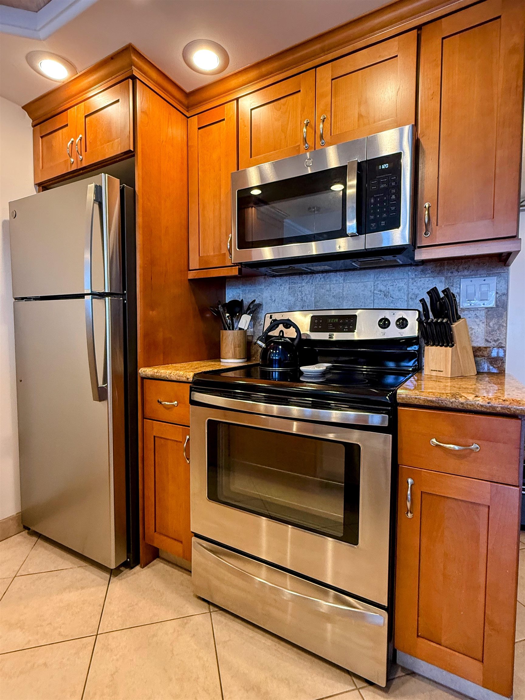 Lahaina Shores condo # 419, Lahaina, Hawaii - photo 19 of 27