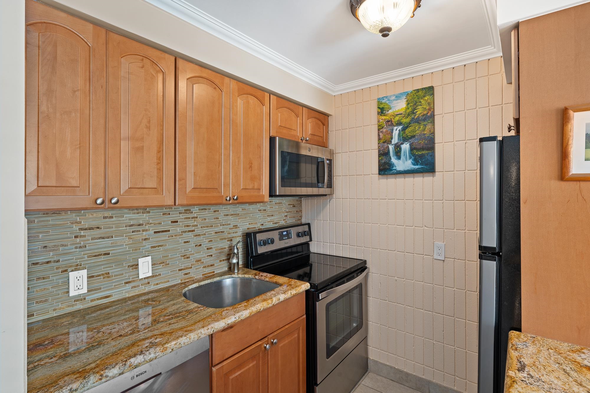 Lahaina Shores condo # 424, Lahaina, Hawaii - photo 6 of 44