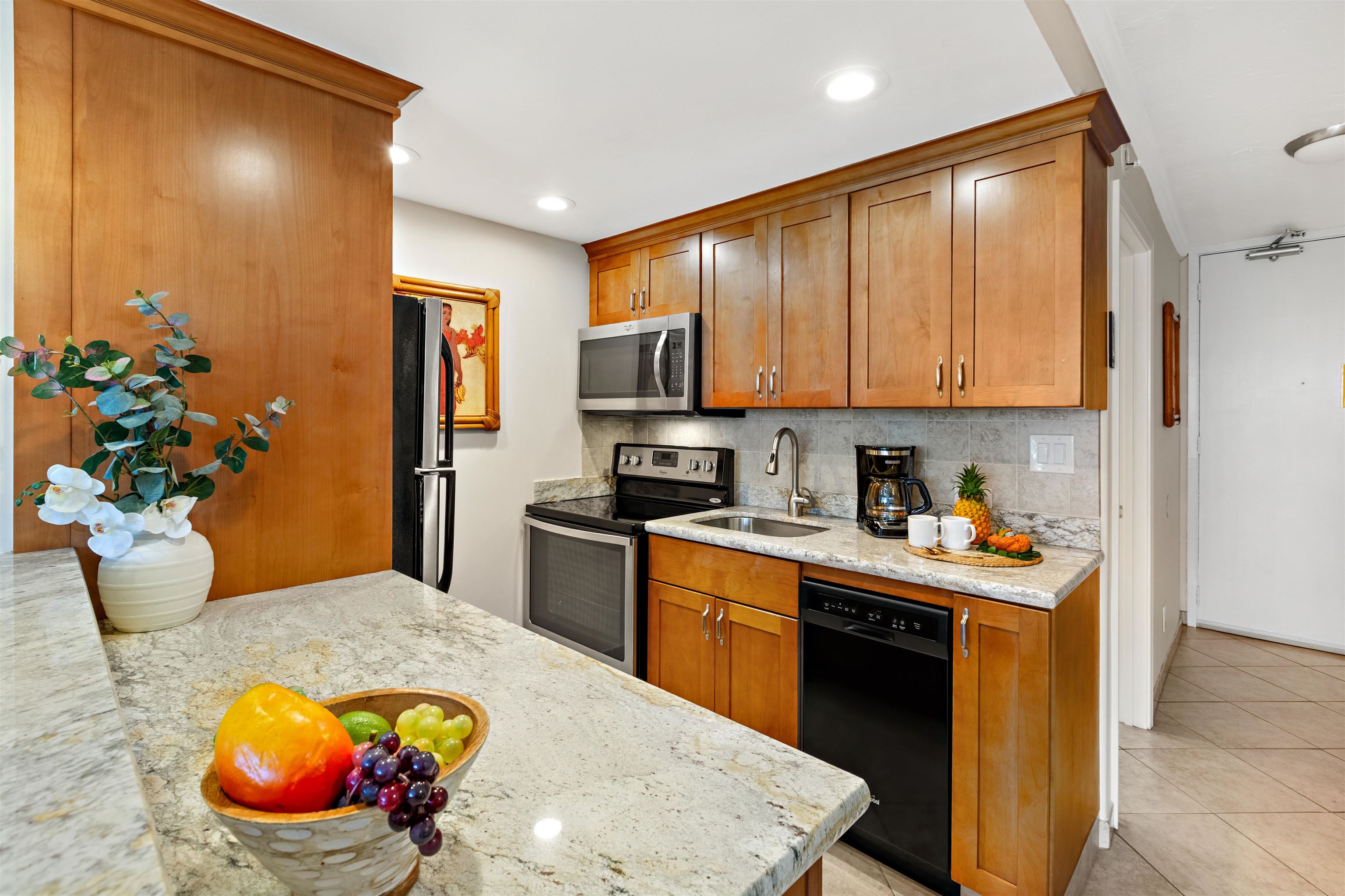 Lahaina Shores condo # 430, Lahaina, Hawaii - photo 3 of 19