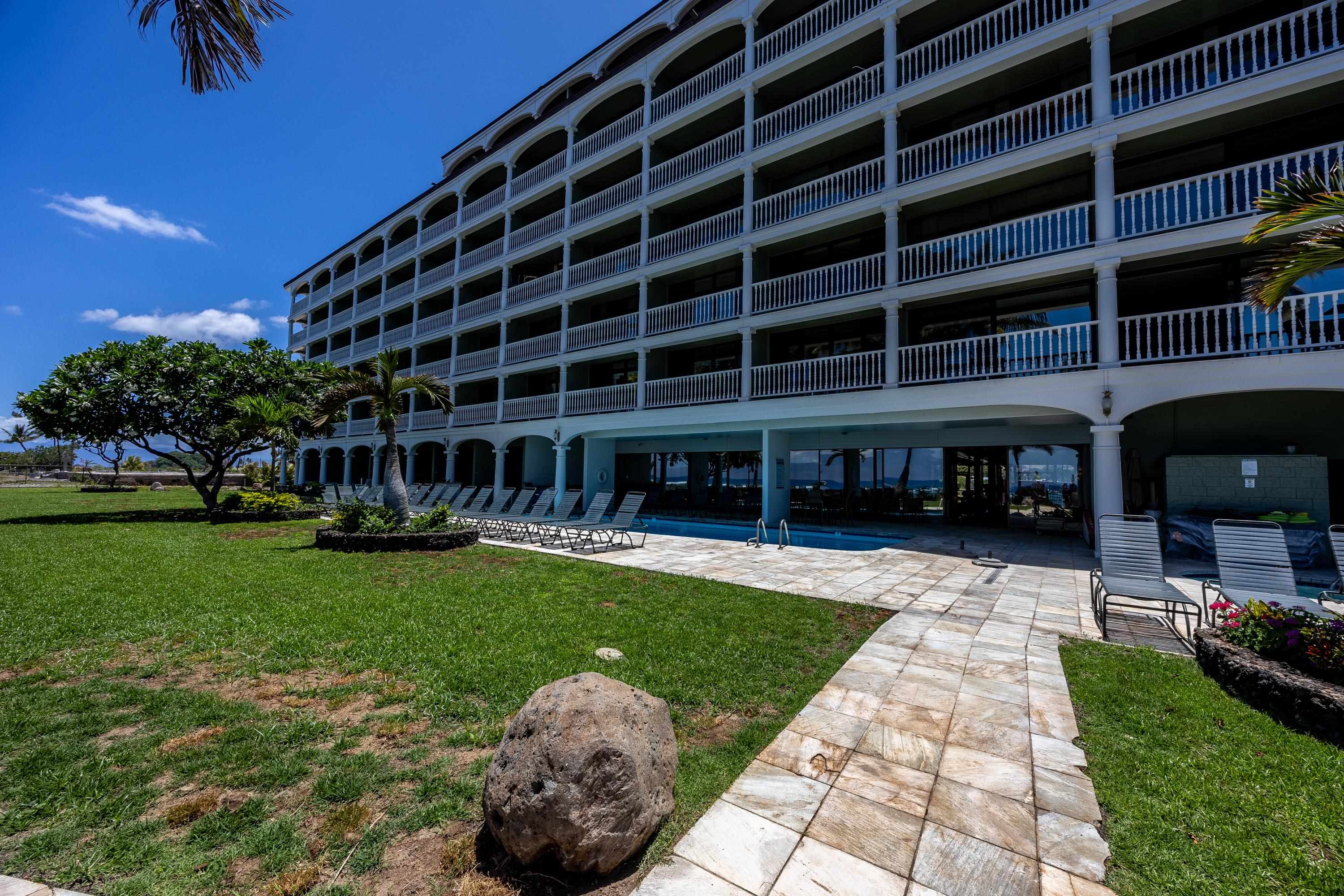 Lahaina Shores condo # 431, Lahaina, Hawaii - photo 32 of 41