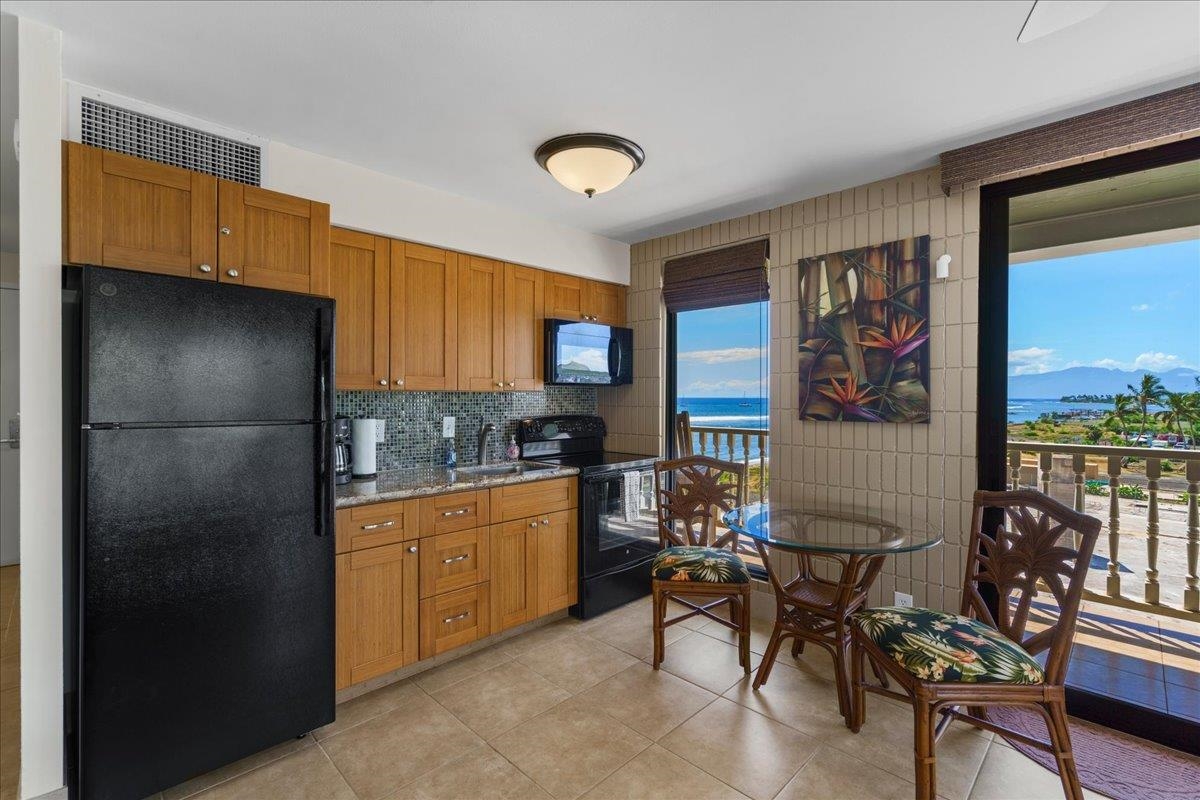 Lahaina Shores condo # 534, Lahaina, Hawaii - photo 2 of 35