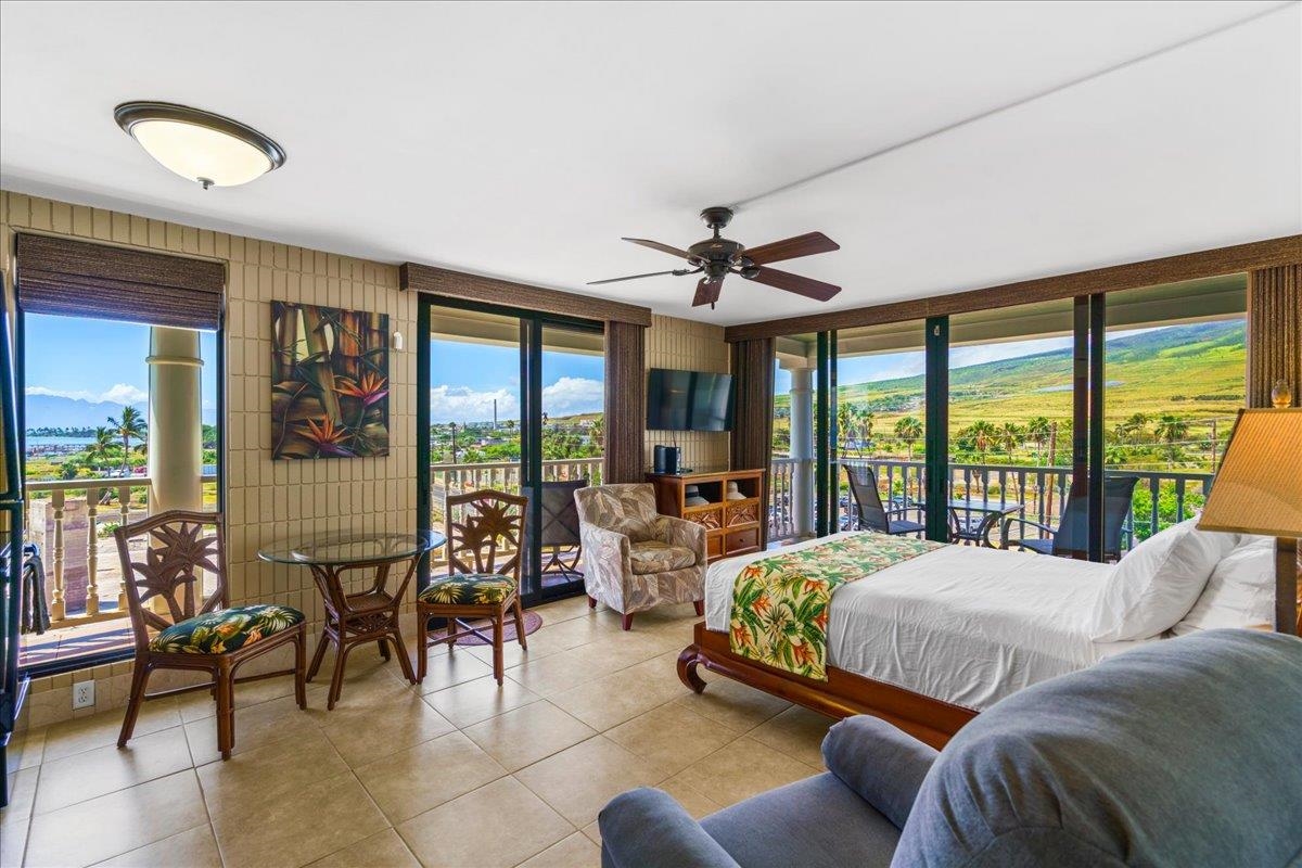 Lahaina Shores condo # 534, Lahaina, Hawaii - photo 3 of 35