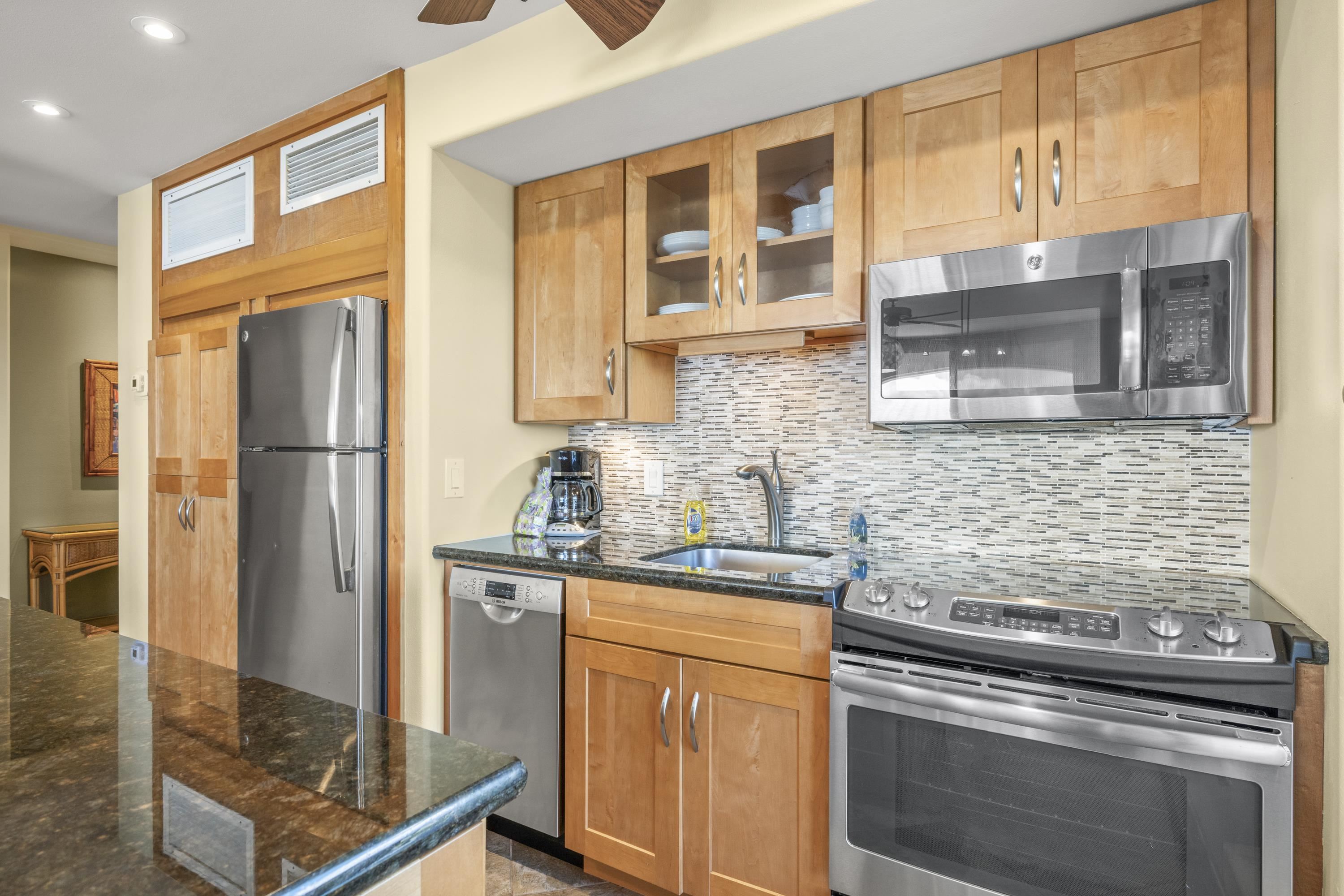 Lahaina Shores condo # 601, Lahaina, Hawaii - photo 7 of 24