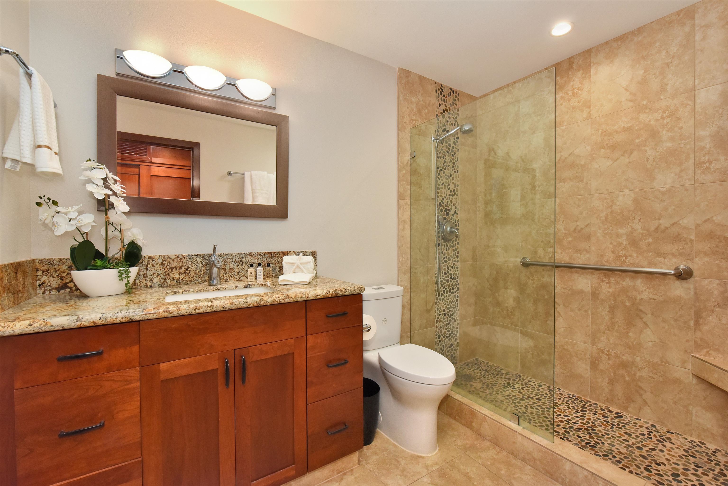 Lahaina Shores condo # 614, Lahaina, Hawaii - photo 11 of 32